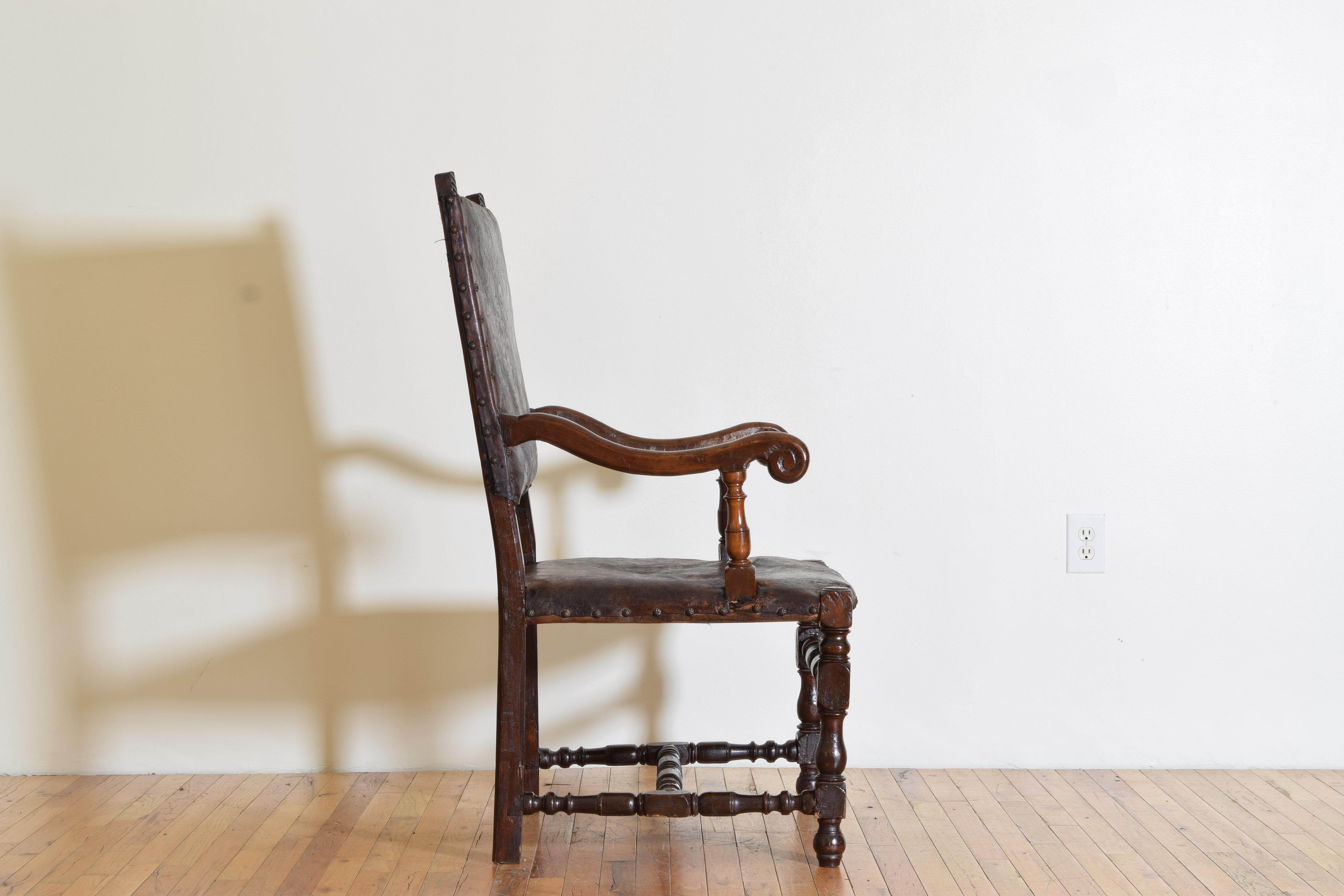 Italian LXIV Period Walnut & Tooled Leather Upholstered Fauteuil, circa 1700 In Good Condition In Atlanta, GA