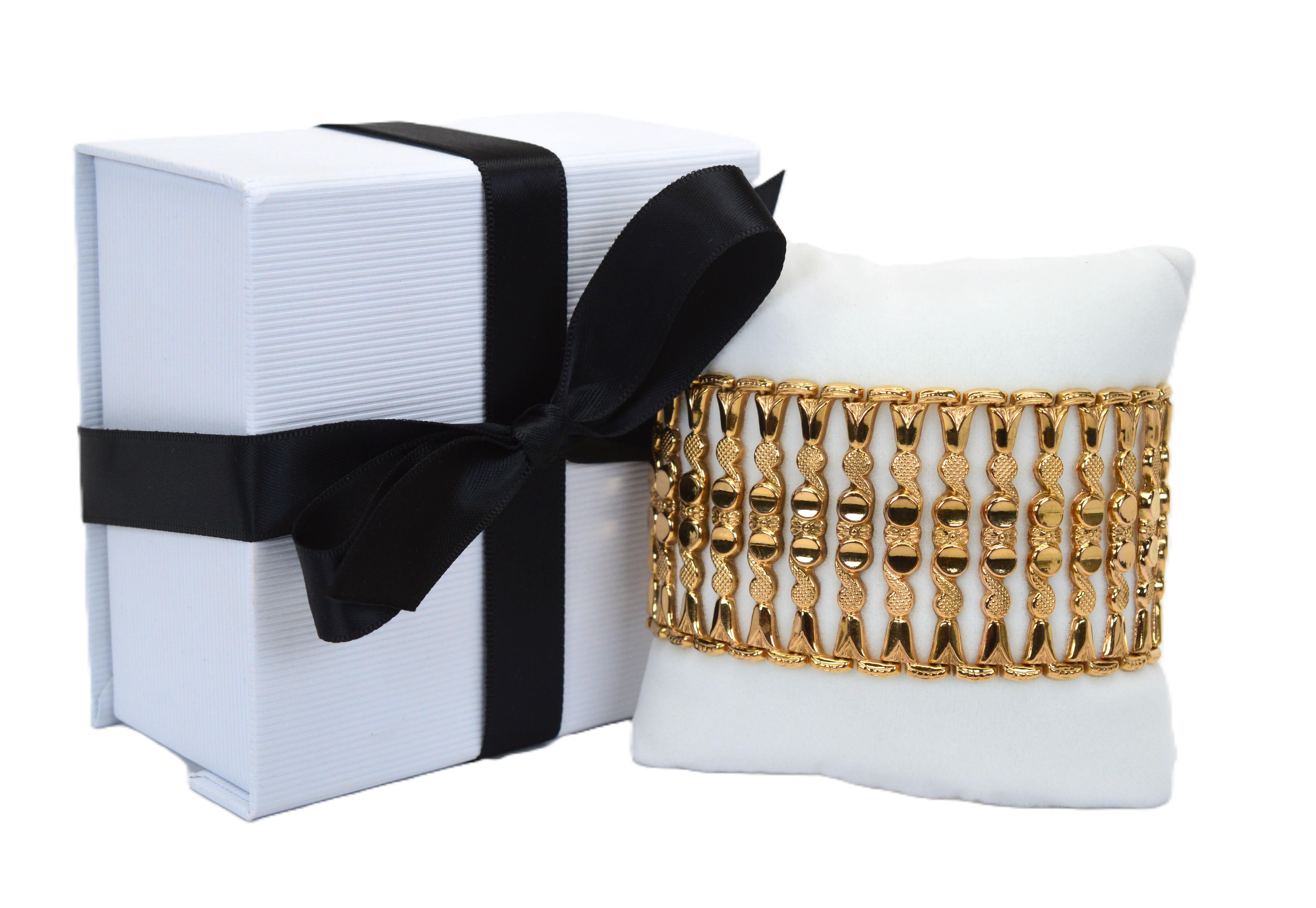 Bracelet italien à maillons larges en or jaune 18 carats en vente 8