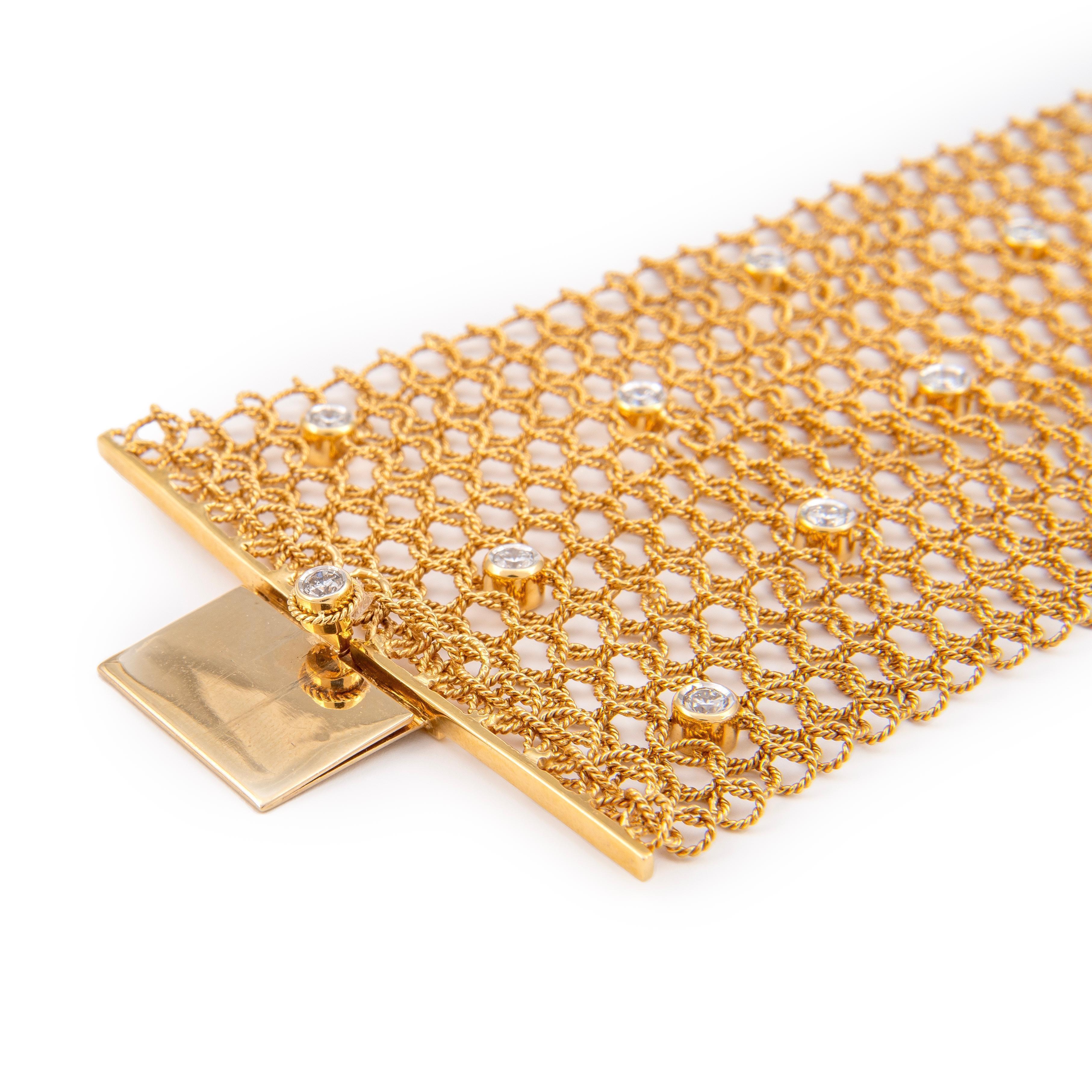 Italian Made 2.40ct Diamond & 18k Yellow Gold Lace Bracelet (Rundschliff) im Angebot