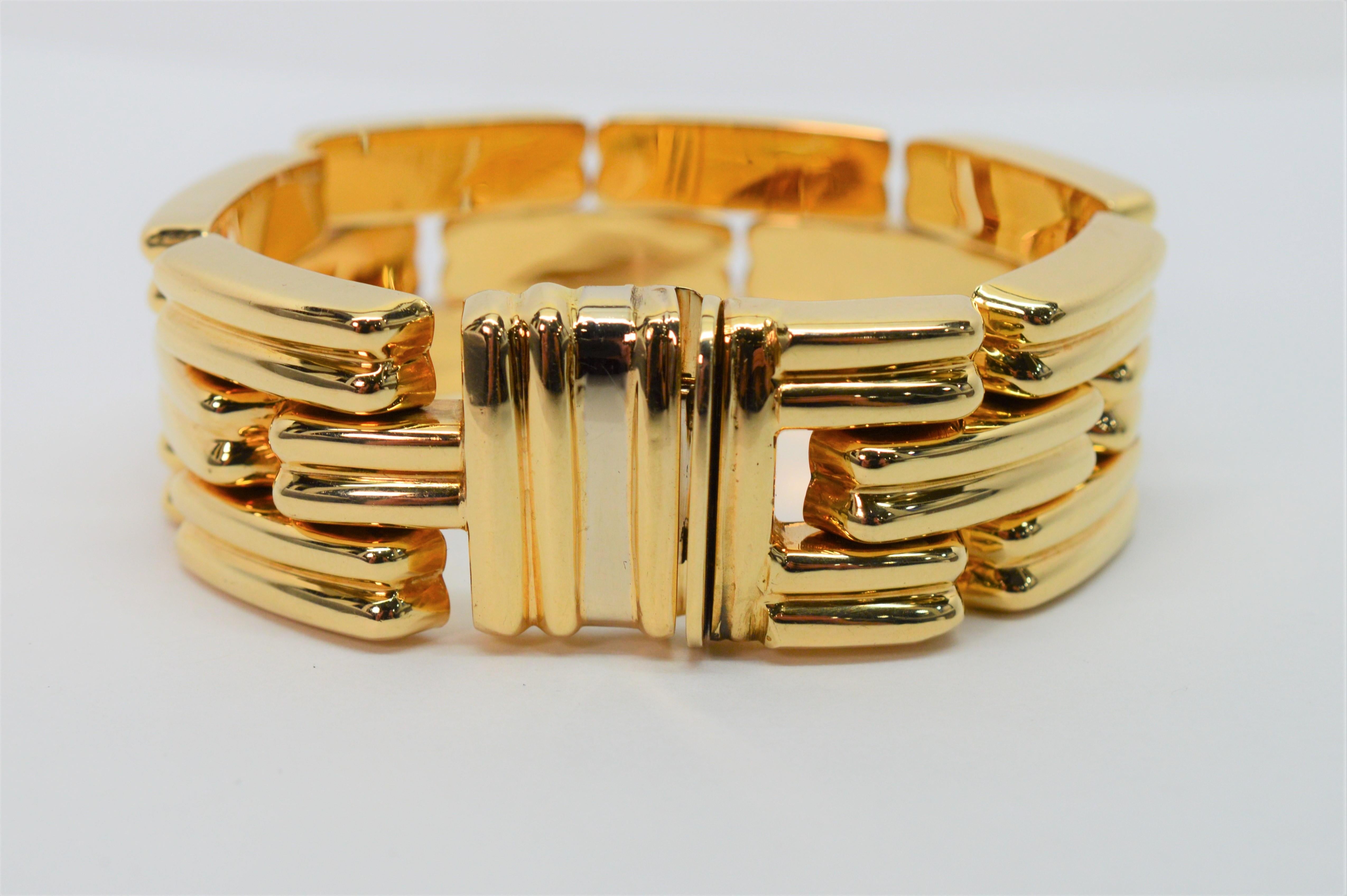 Italian Made Retro Style Yellow Gold Link Bracelet For Sale 3