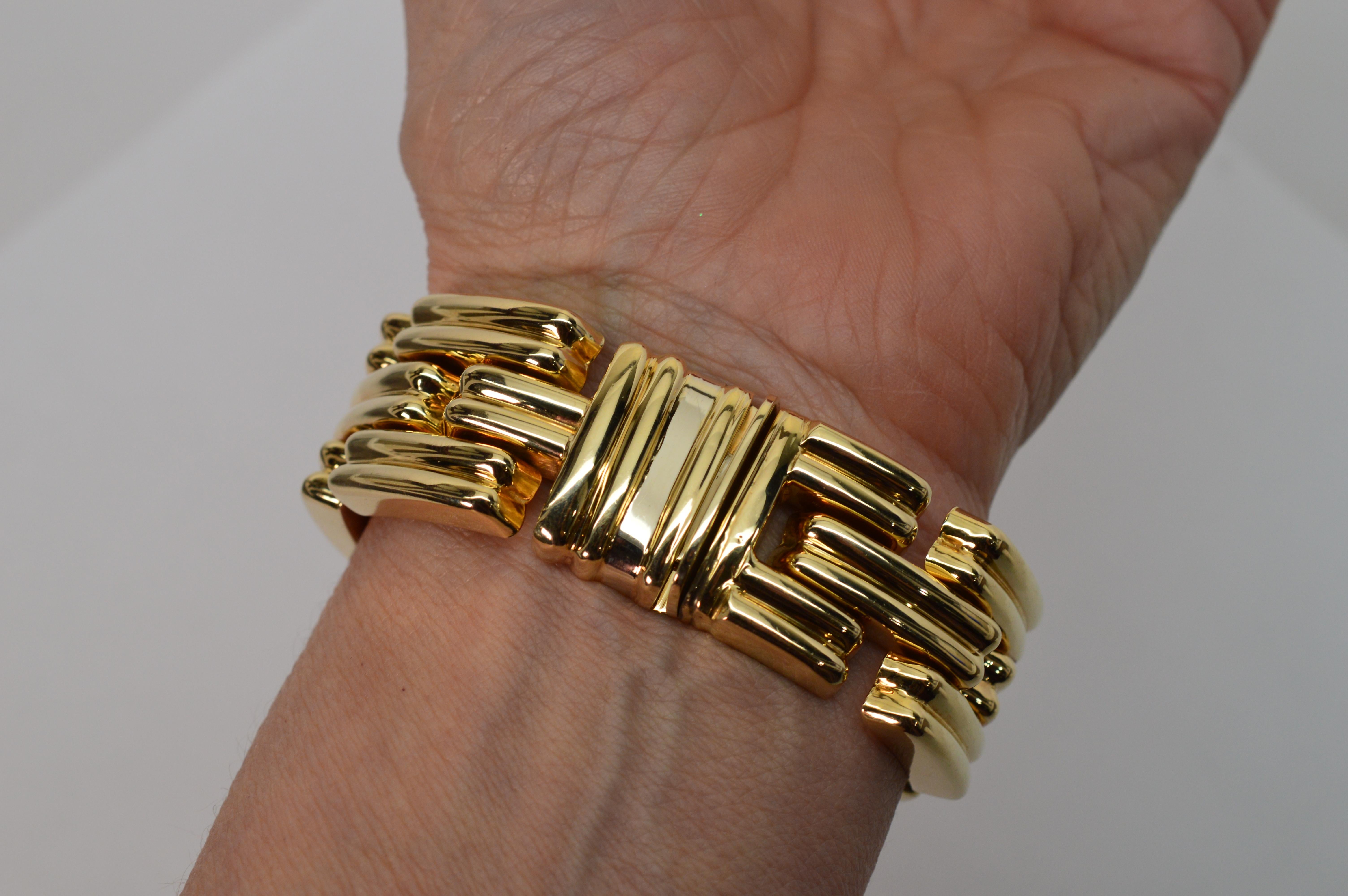 Italian Made Retro Style Yellow Gold Link Bracelet For Sale 5