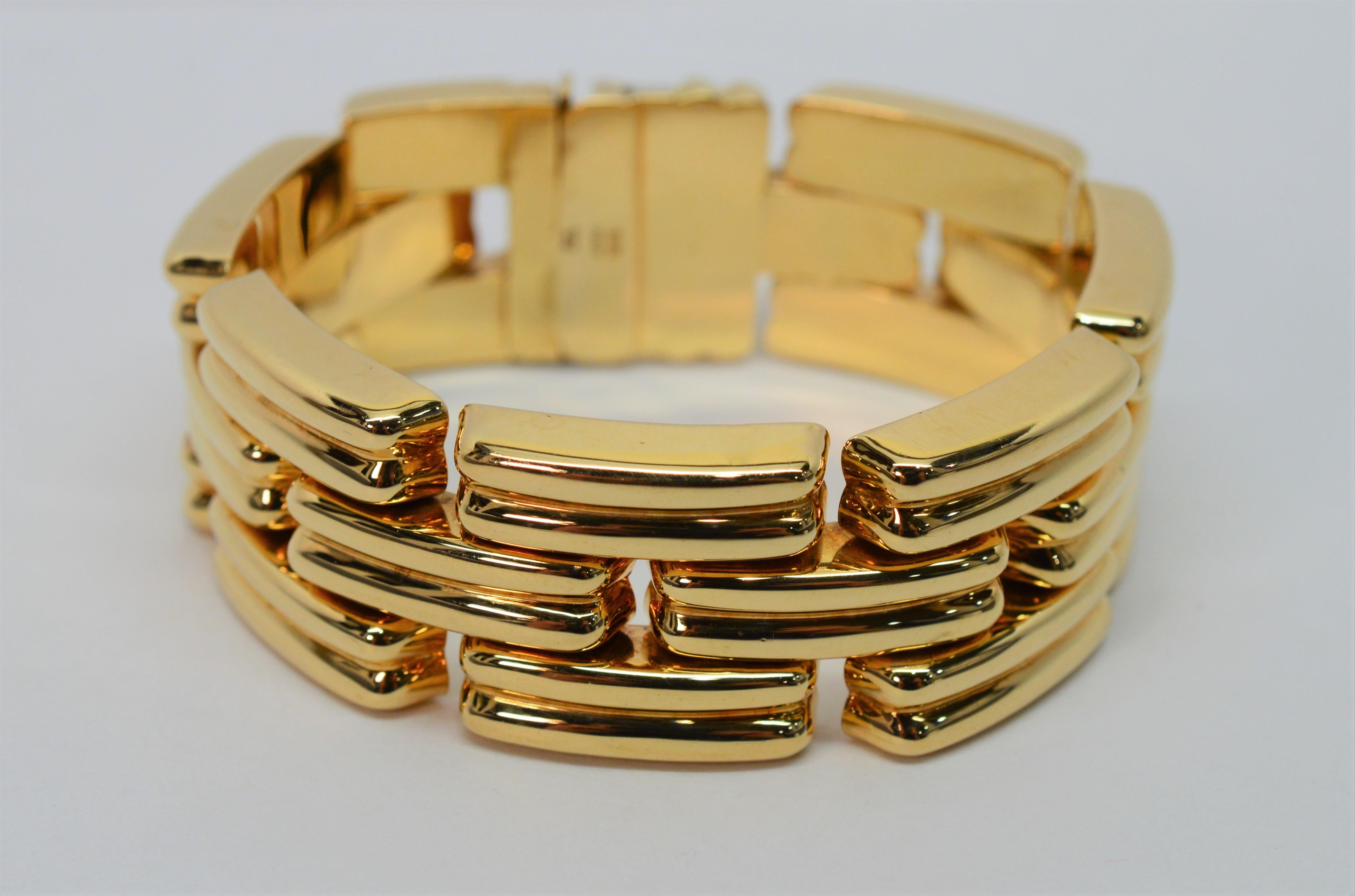 Italian Made Retro Style Yellow Gold Link Bracelet For Sale 1