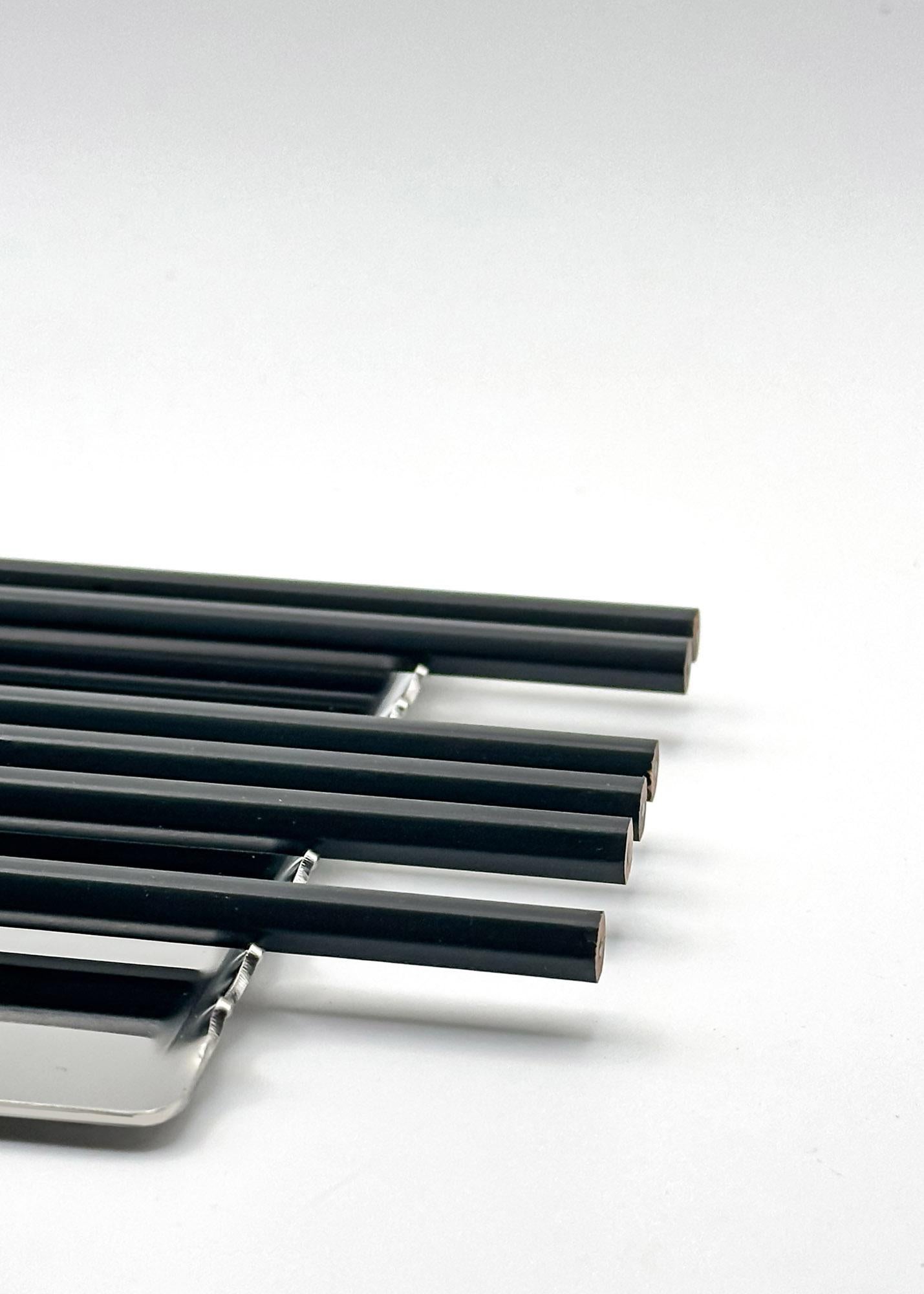 Porte-stylo horizontal italien en acier inoxydable conçu par Enrico Girotti en vente 4