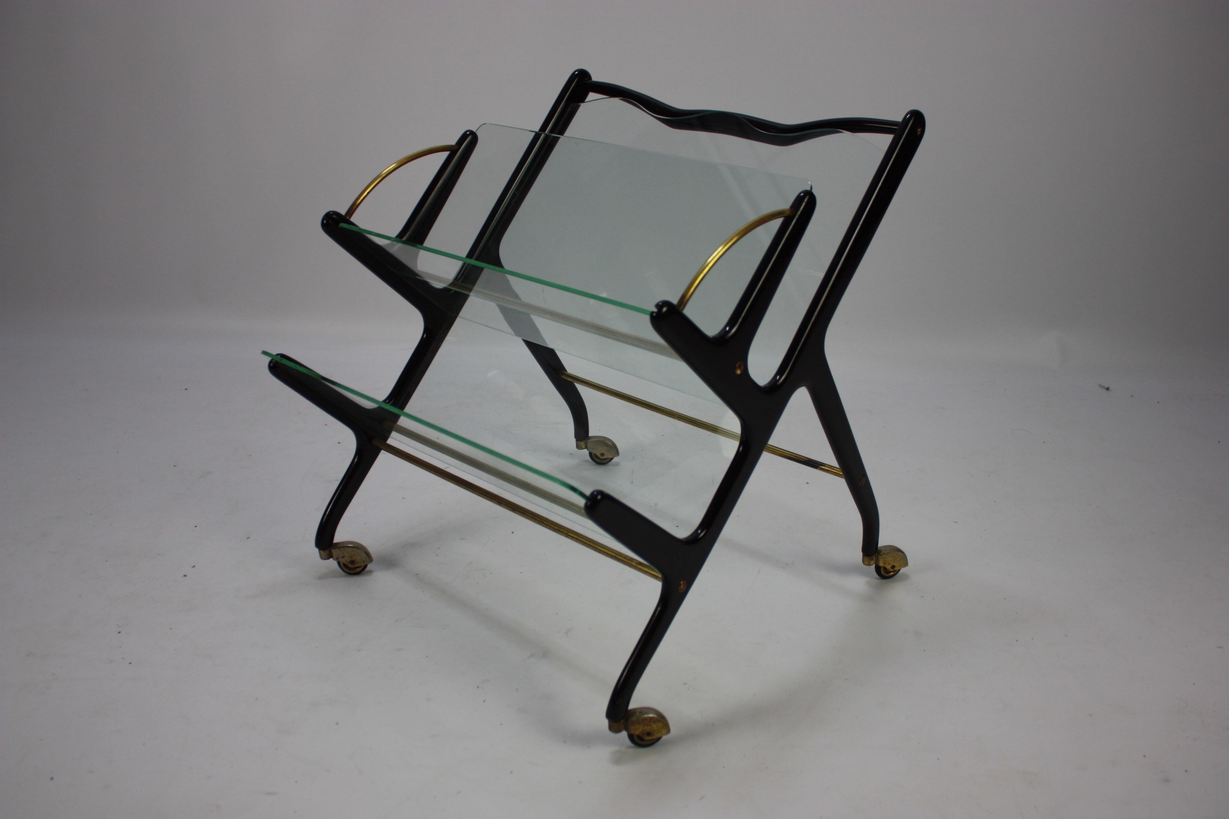 Lacquered Italian Magazine Rack by Ico Parisi, 1950s For Sale