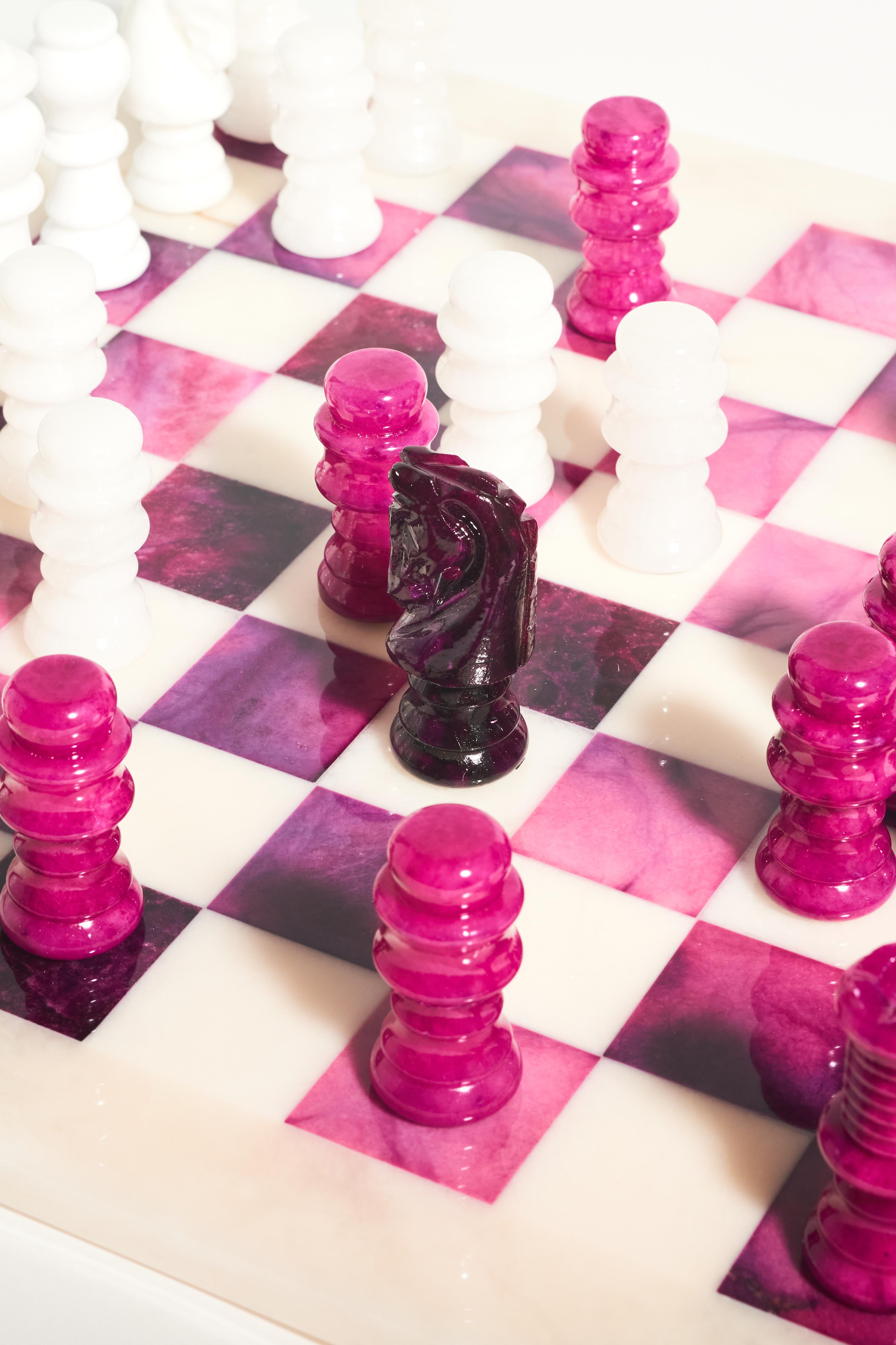 Italian Magenta Alabaster Marble Chess Set In New Condition In New York, NY