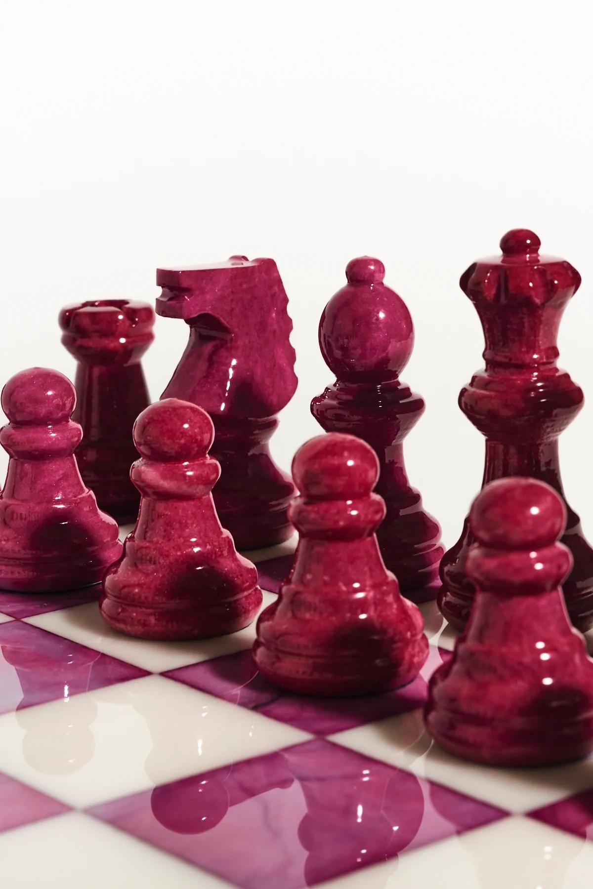 Contemporary Italian Magenta / White Large Alabaster Marble Chess Set For Sale