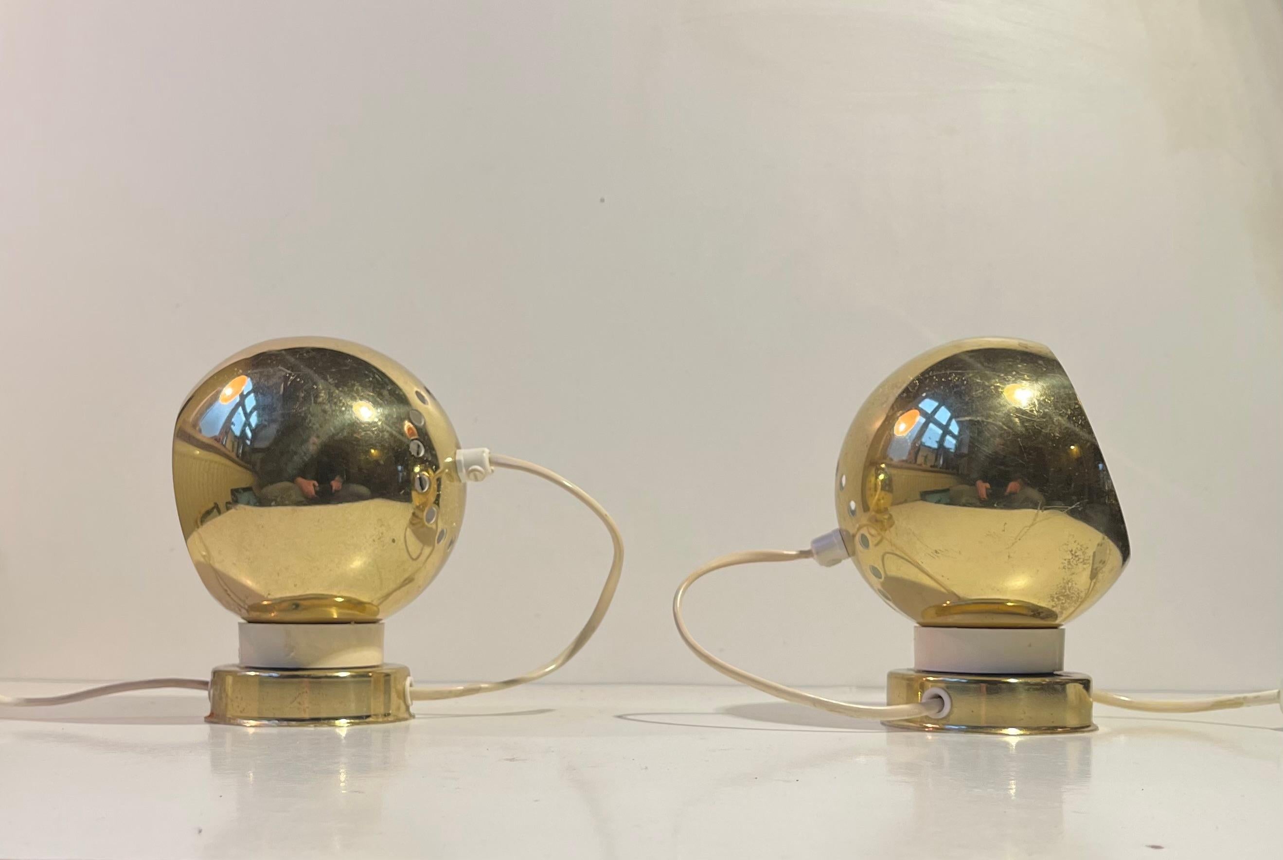 Space Age Lampade da parete magnetiche italiane Golden Globe di Compadori Reggiani in vendita