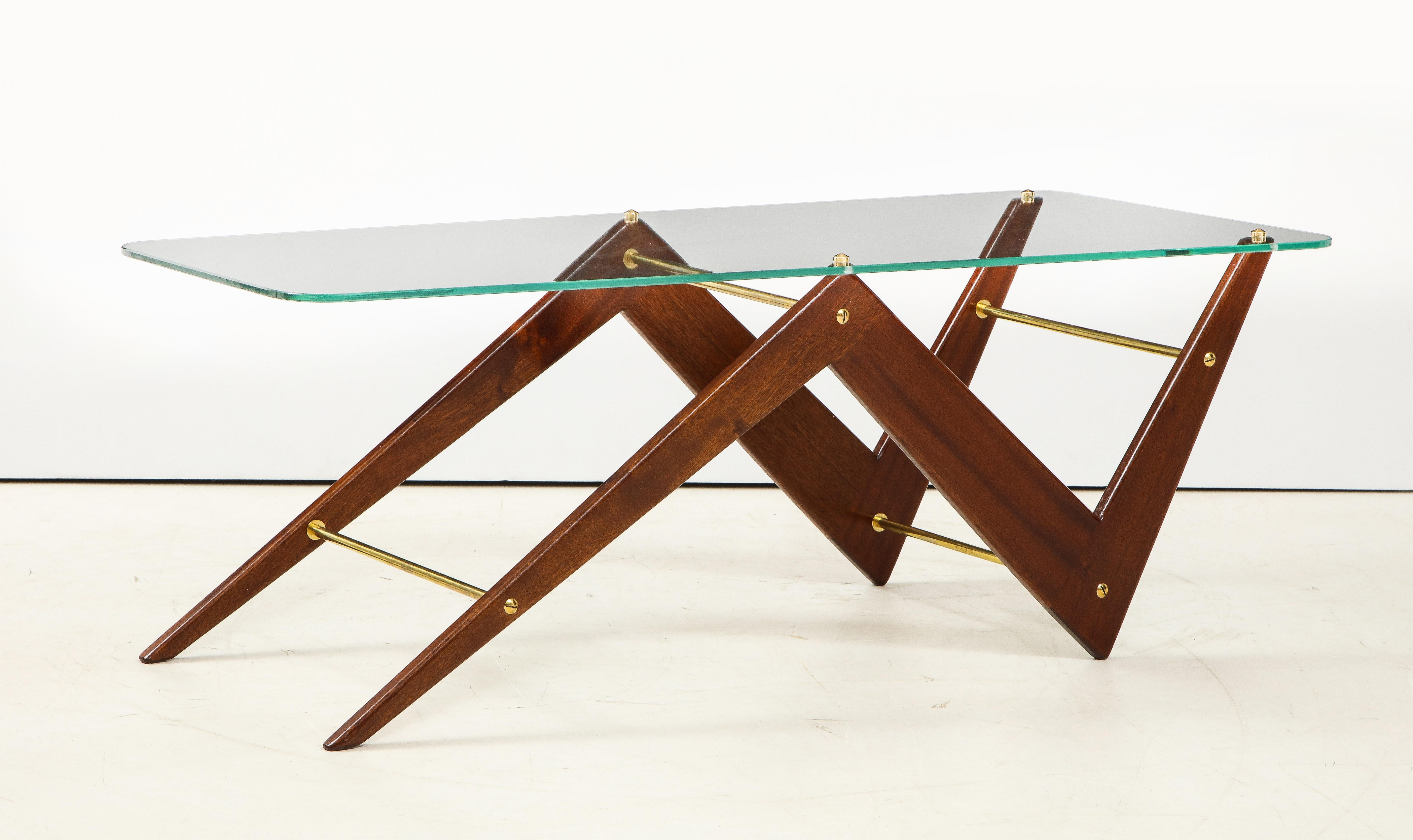 Italian Mahogany and Glass Coffee Table Attributed to Ico & Luisa Parisi For Sale 5