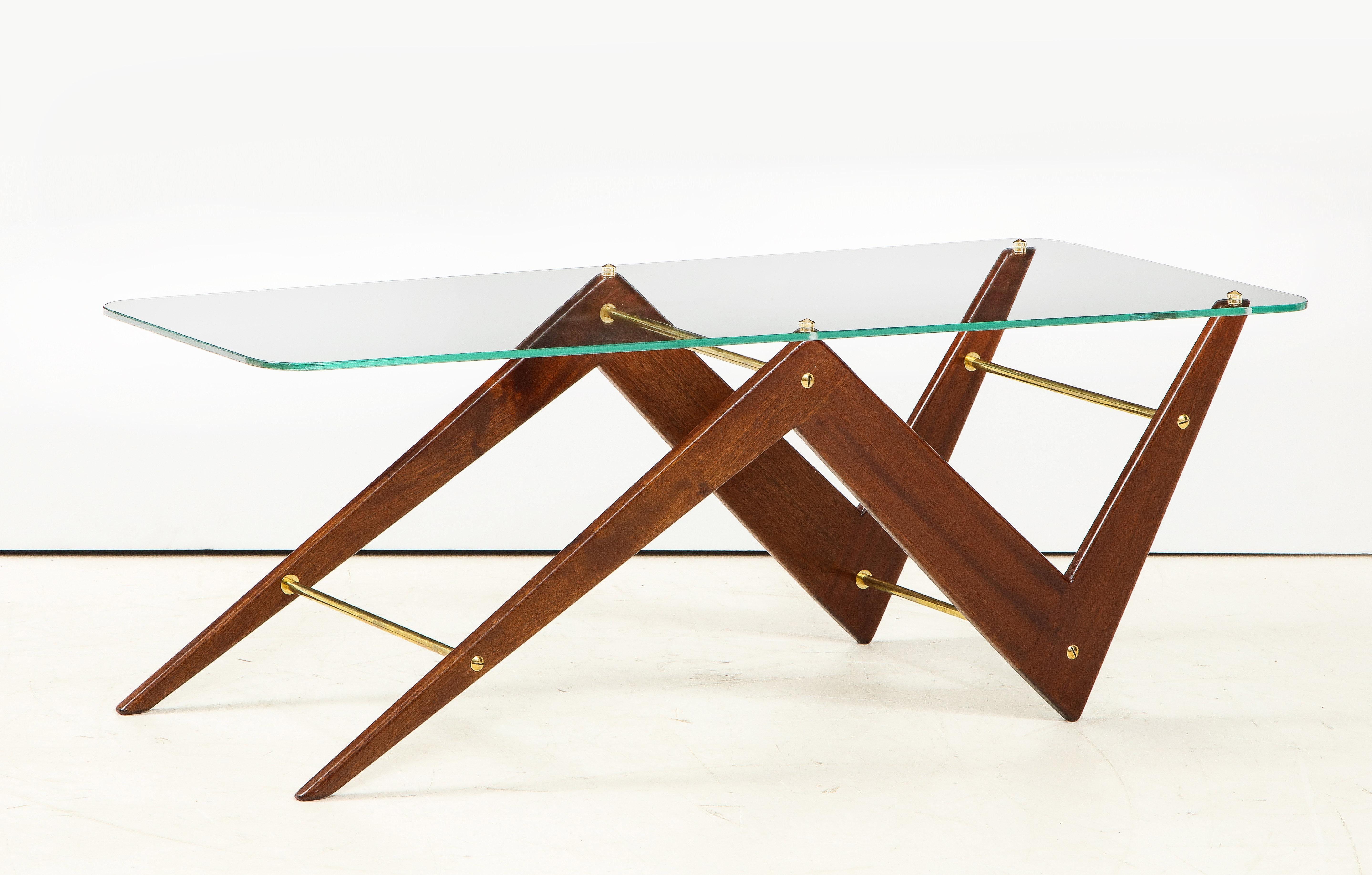 Mid-20th Century Italian Mahogany and Glass Coffee Table Attributed to Ico & Luisa Parisi For Sale