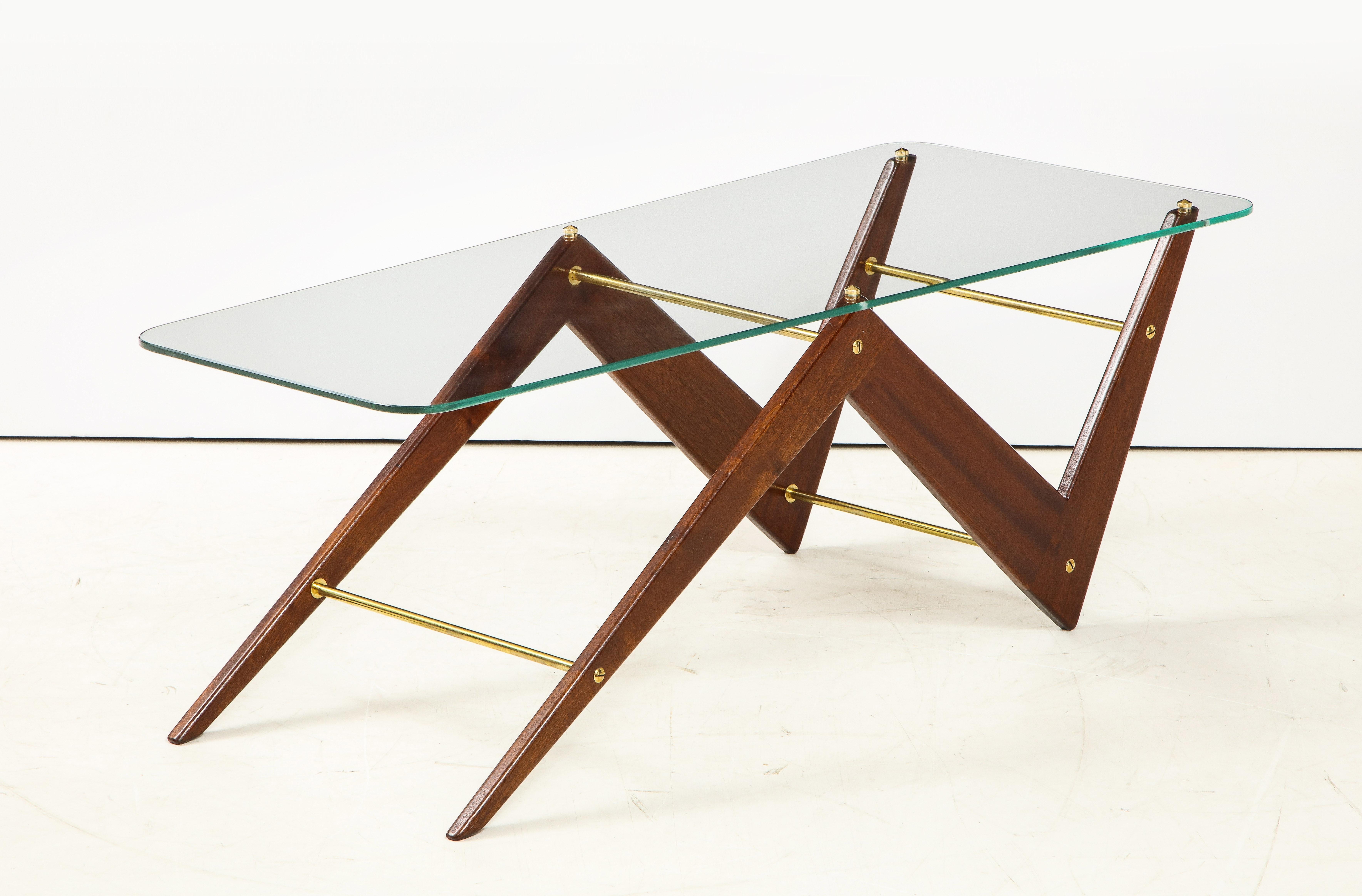 Italian Mahogany and Glass Coffee Table Attributed to Ico & Luisa Parisi For Sale 2