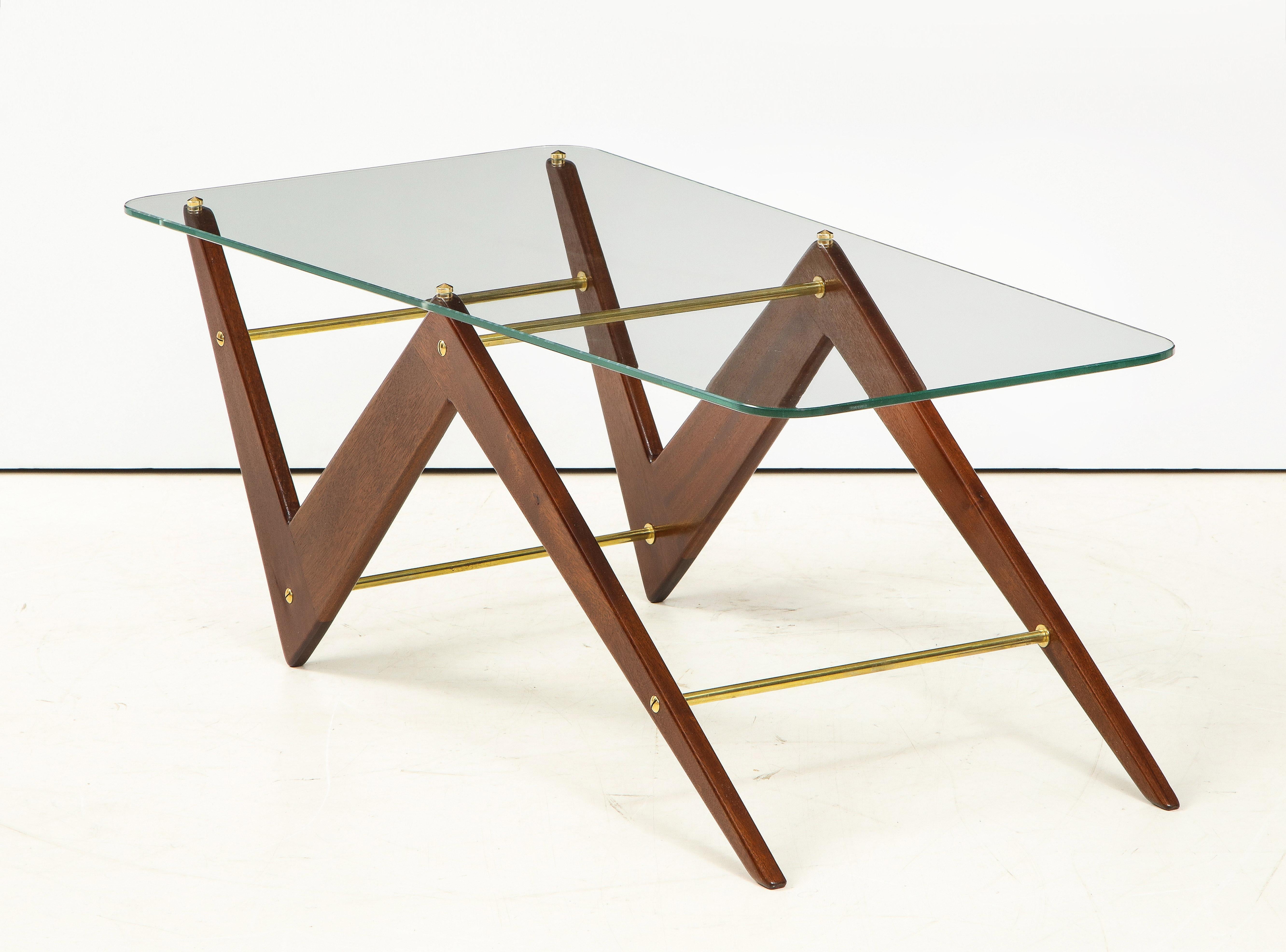 Italian Mahogany and Glass Coffee Table Attributed to Ico & Luisa Parisi For Sale 4