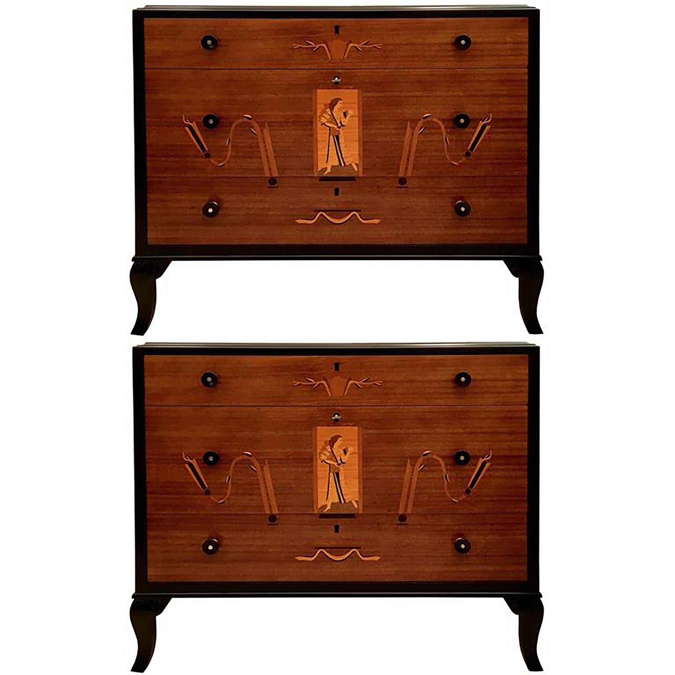 20th Century Italian Mahogany and Maple Chest of Drawers For Sale