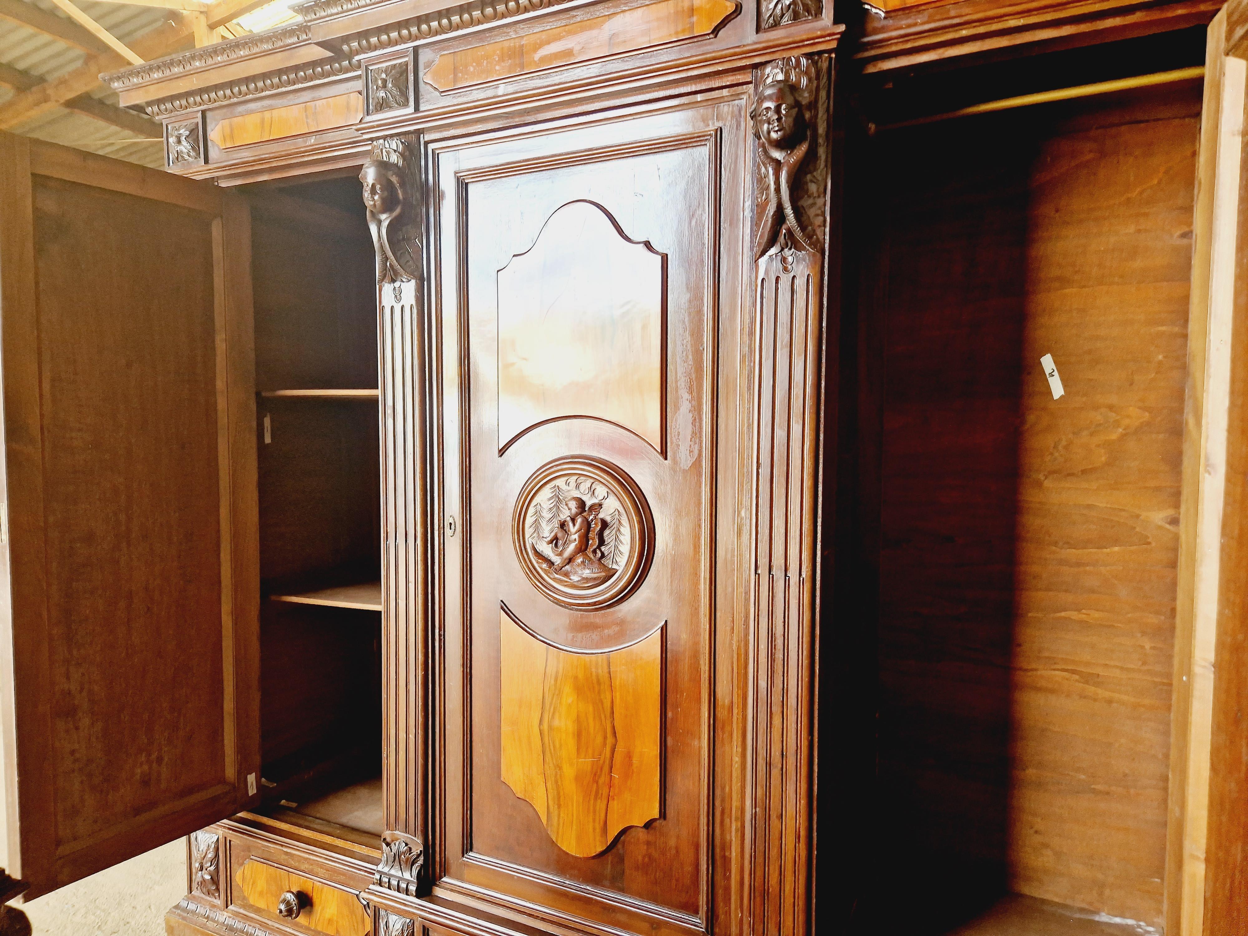 Antique Mahogany Bedroom Set Italian Renaissance  For Sale 7