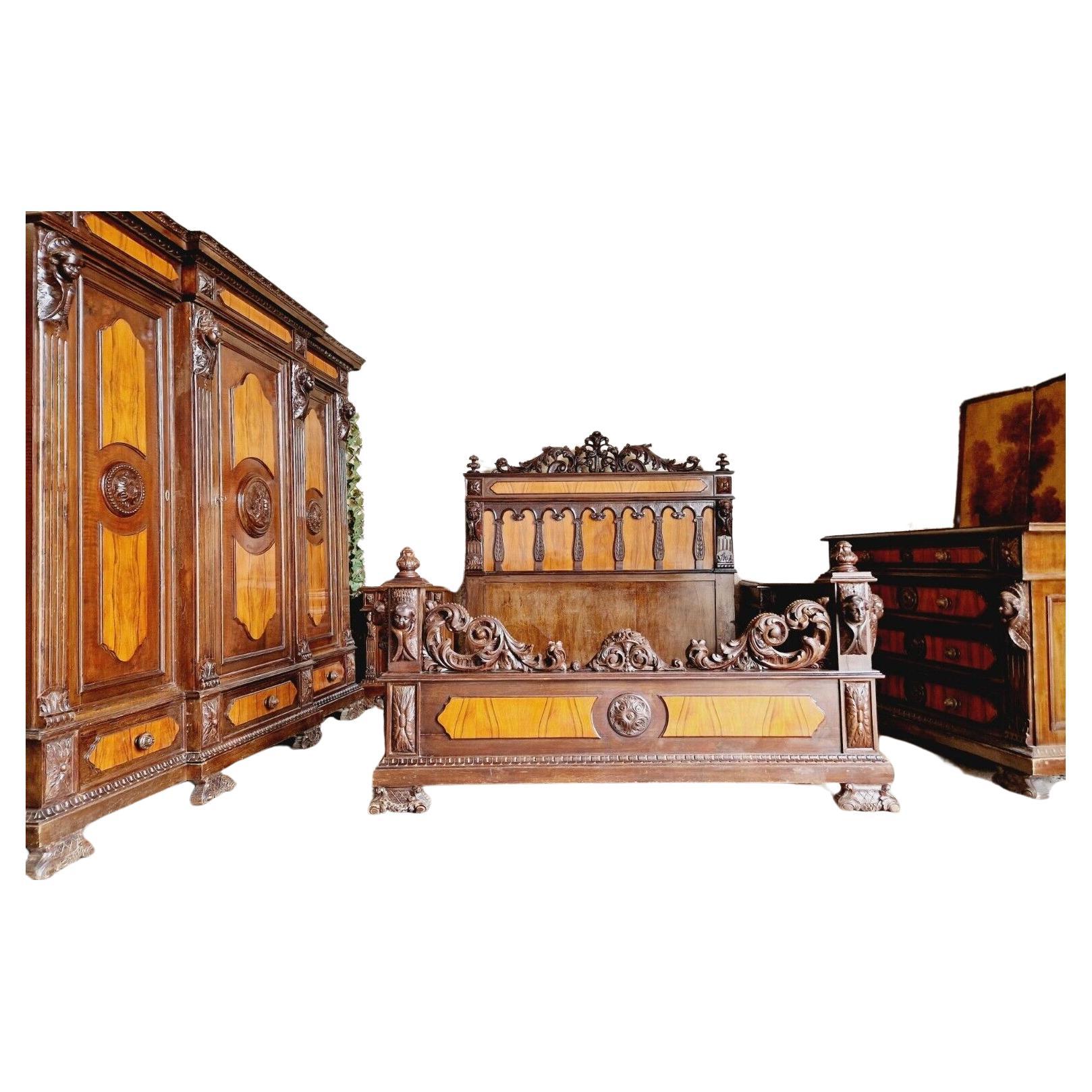 Ensemble de chambre à coucher en acajou antique Renaissance italienne  en vente