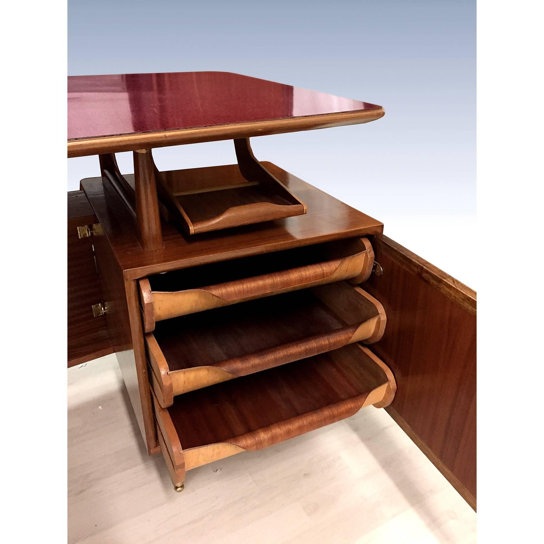 Italian Mid-Century Mahogany Executive Desk by La Permanente Mobili Cantù, 1950s 1