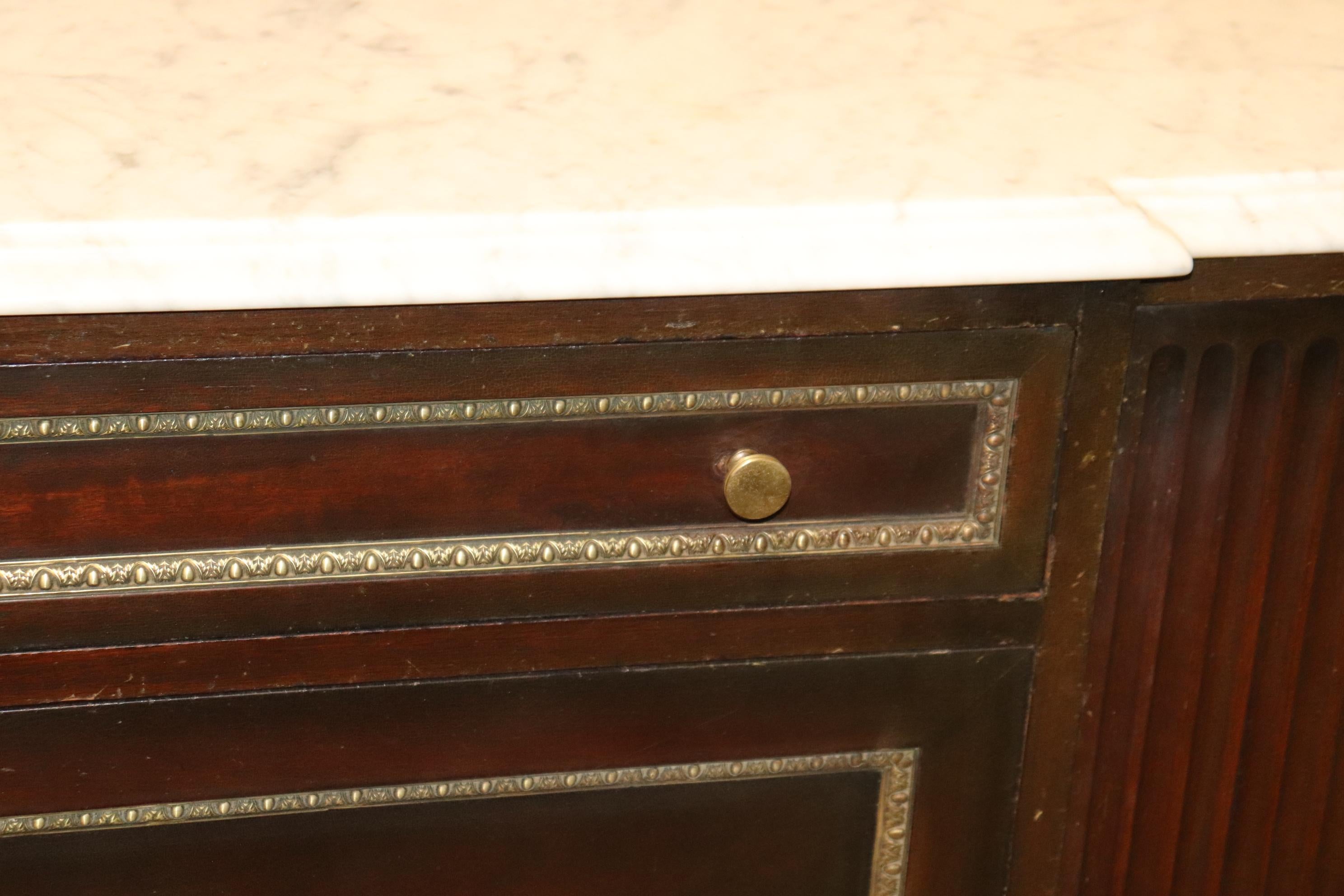 Italian Mahogany Neoclassical Style 1940s era Bronze Mounted Marble Top Dresser For Sale 13