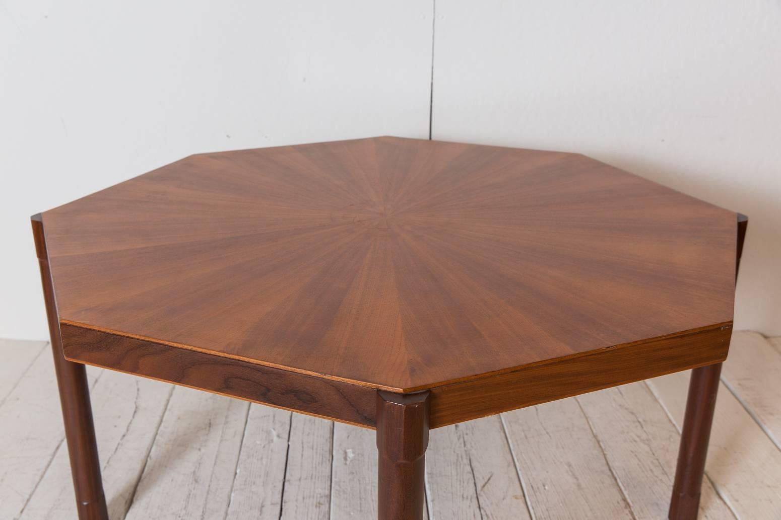 Italian Mahogany Octagonal Dining Table with Inlaid Top In Excellent Condition In Los Angeles, CA