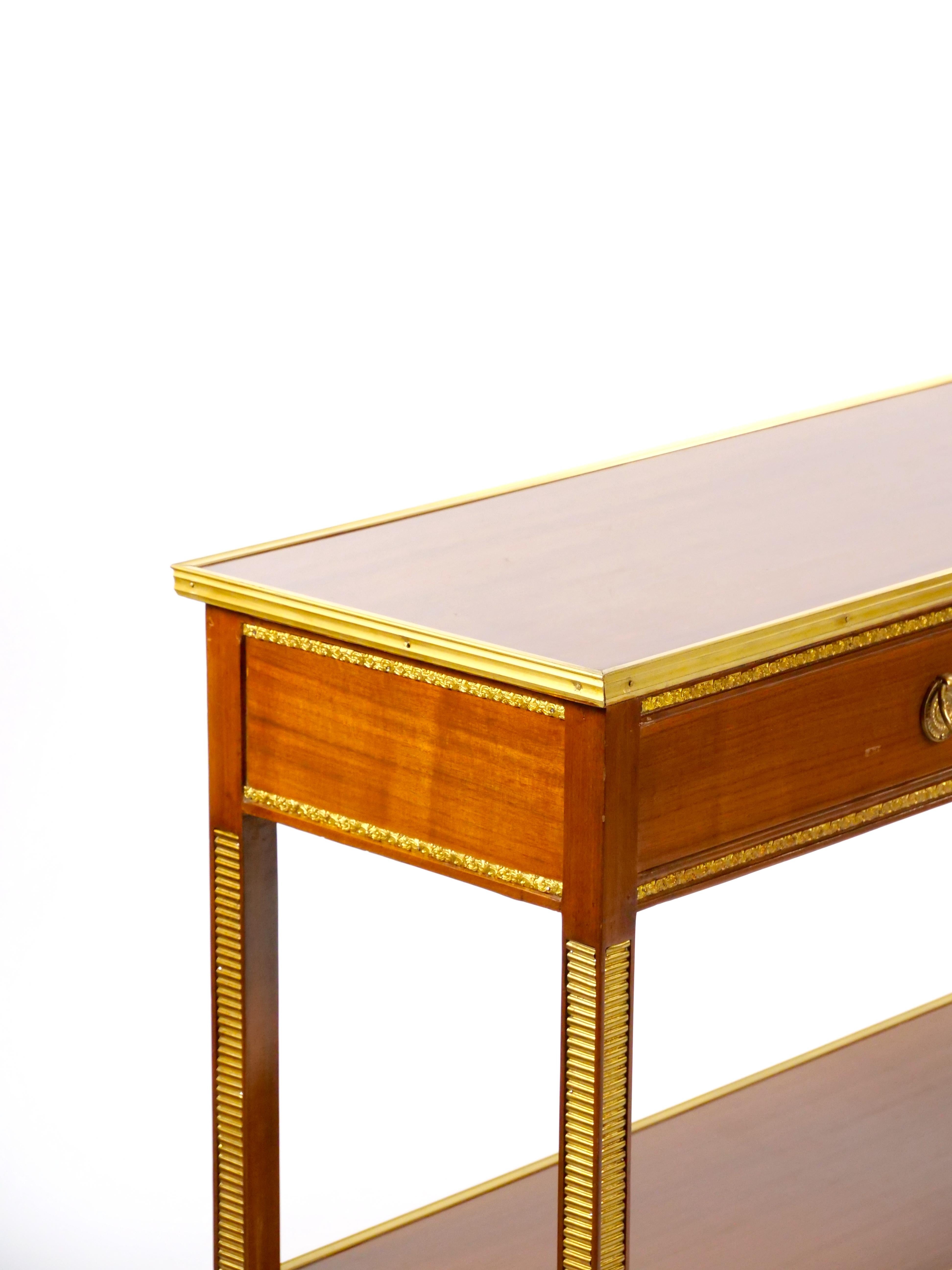 Table de salle / serveur en bois d'acajou / parcellaire doré de style néoclassique italien en vente 3
