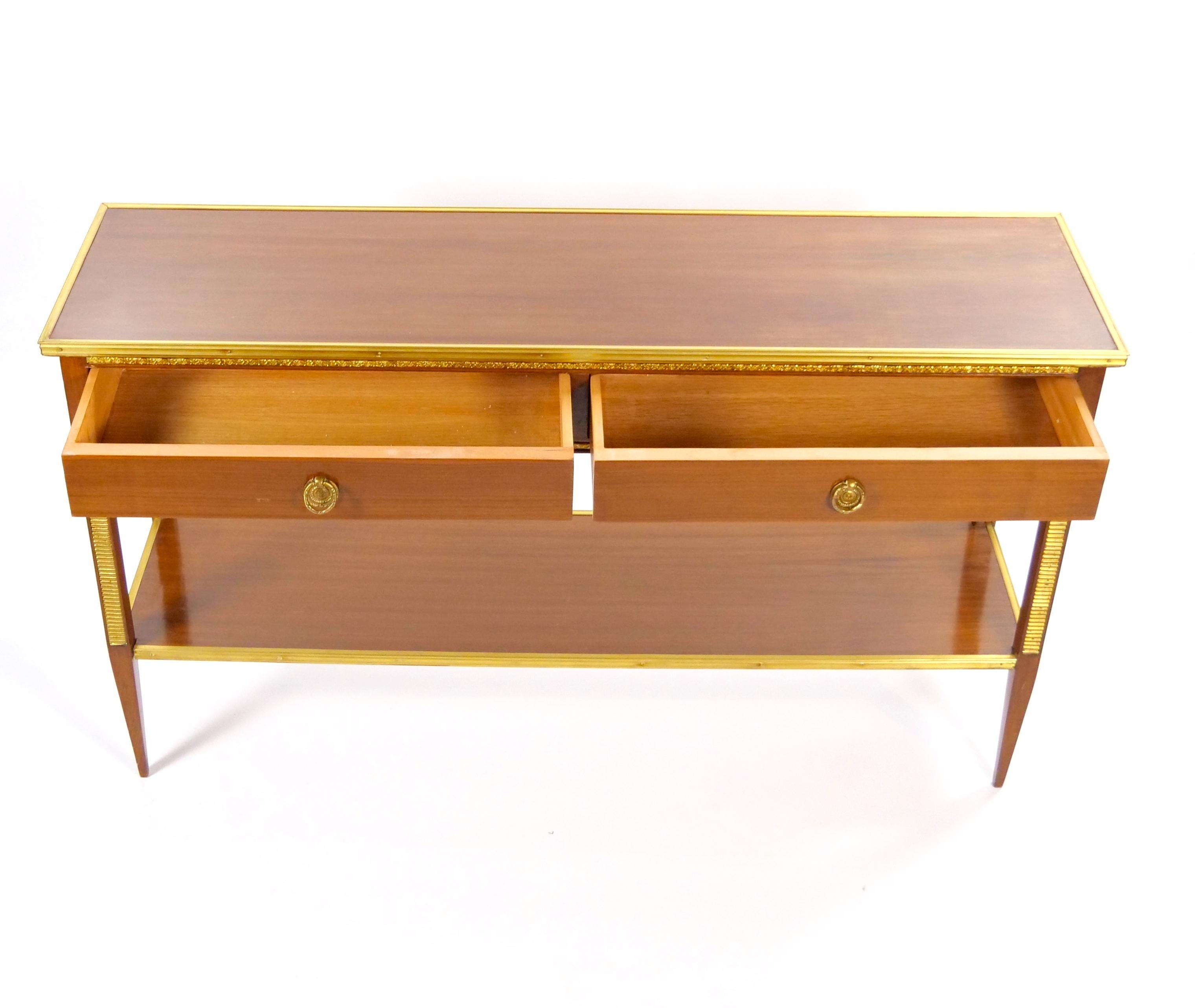 Table de salle / serveur en bois d'acajou / parcellaire doré de style néoclassique italien en vente 1