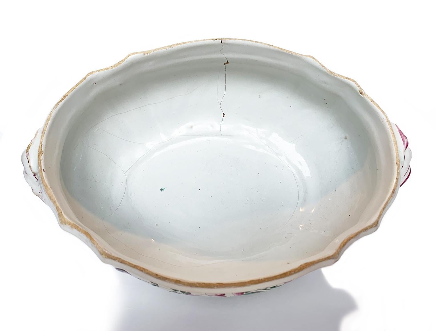 Sopera antigua italiana de mayólica, Lodi, 1770-1780 en venta 3