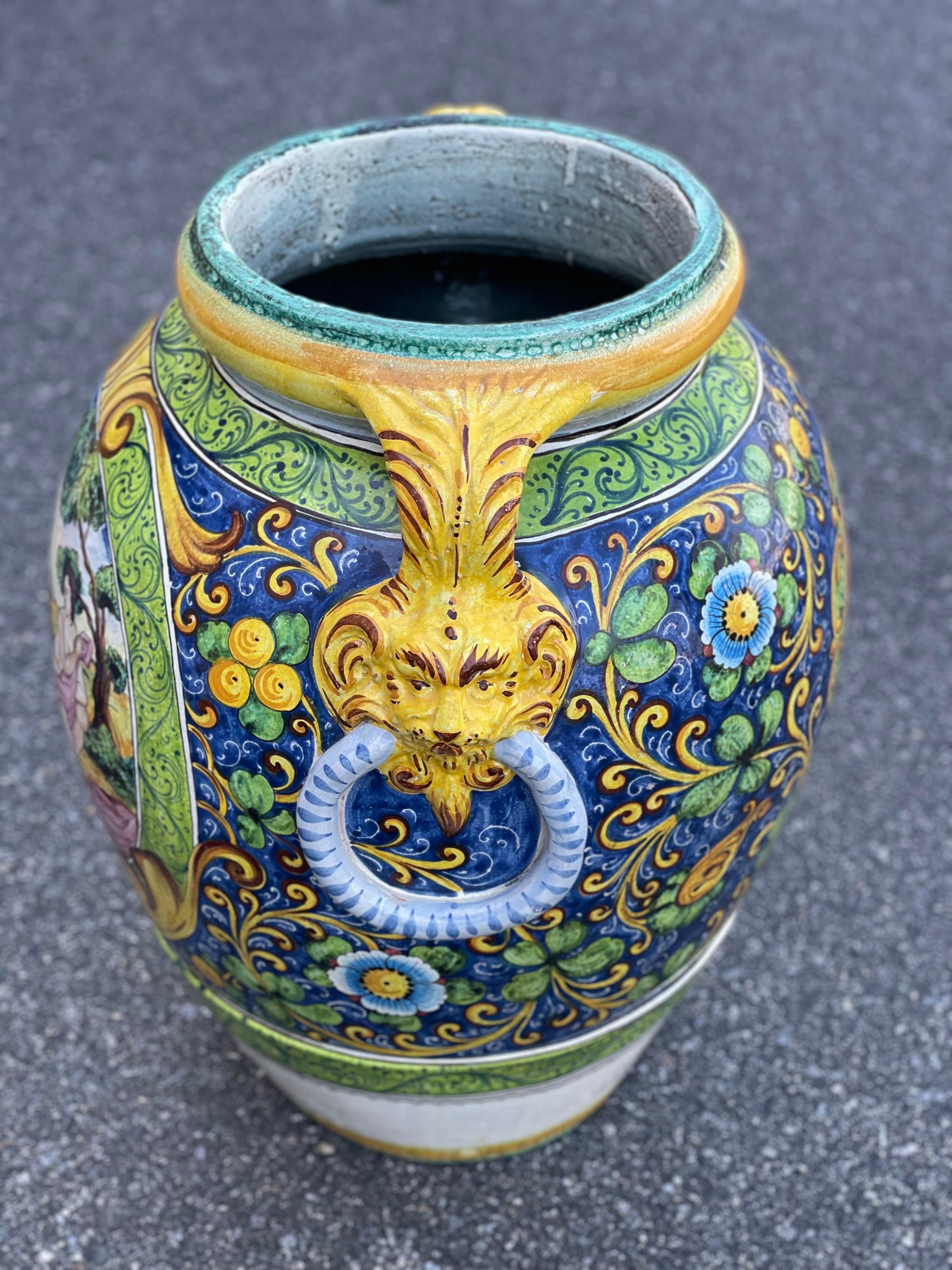 20th Century Italian Maiolica Painted Large Pot For Sale