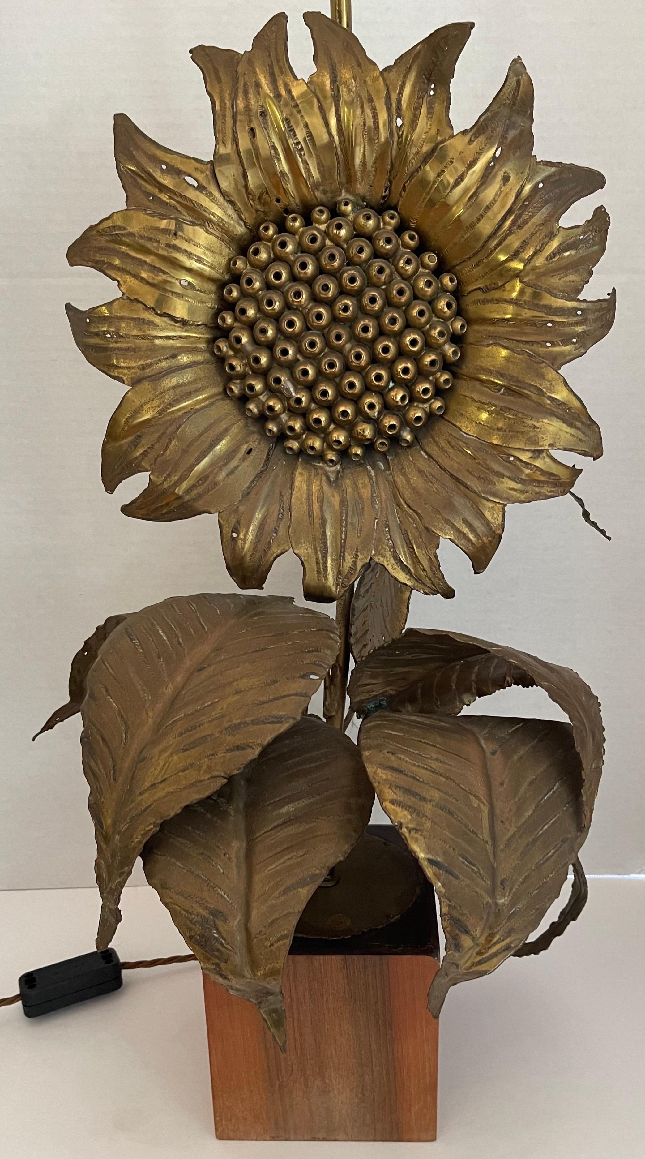 Bruni Grande lampe tournesol italienne Maison Rassi en laiton en vente