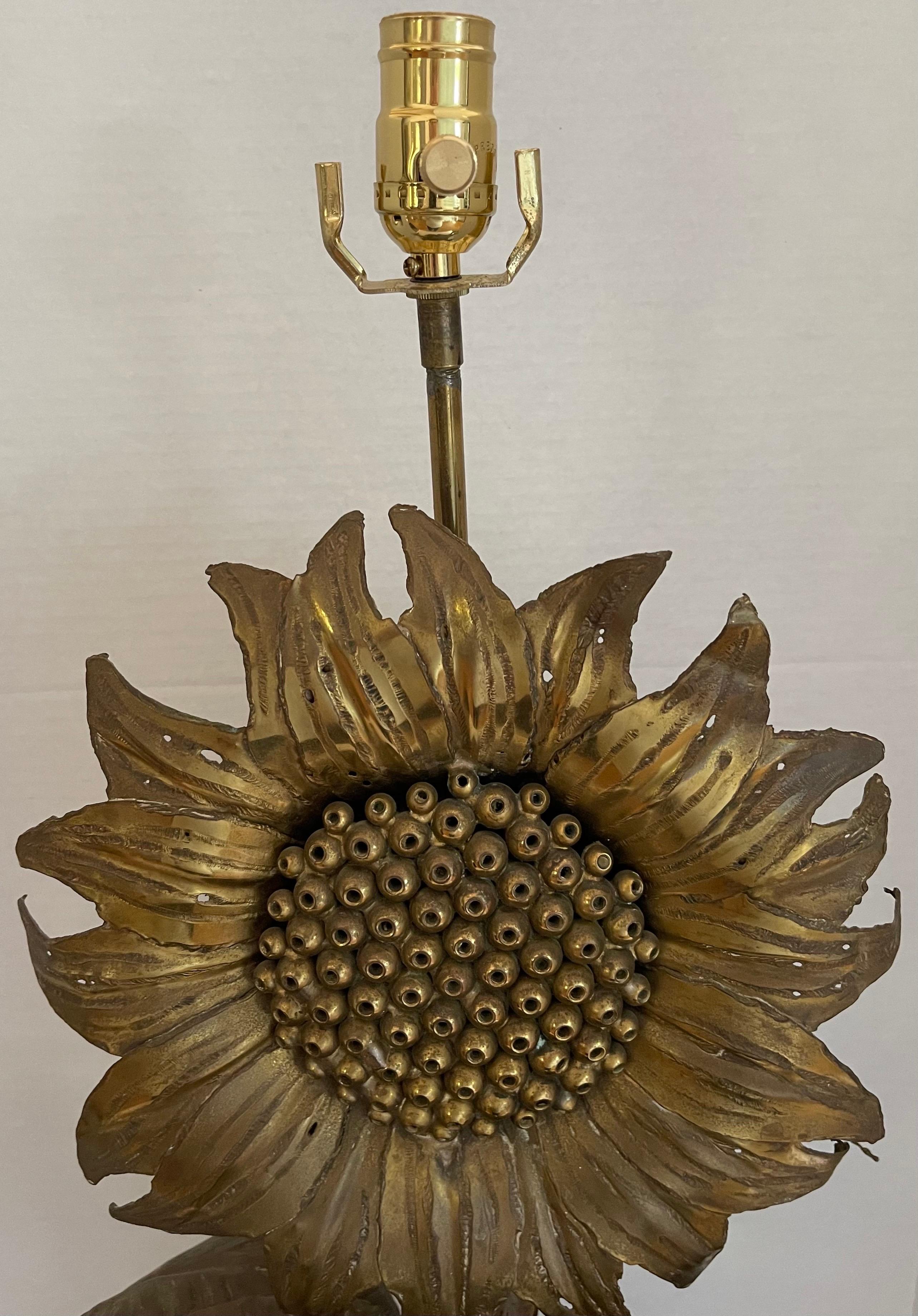 Laiton Grande lampe tournesol italienne Maison Rassi en laiton en vente