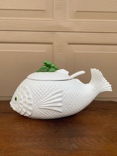 Italian Majolica Ceramic Trompe l'Oeil Fish Covered Tureen