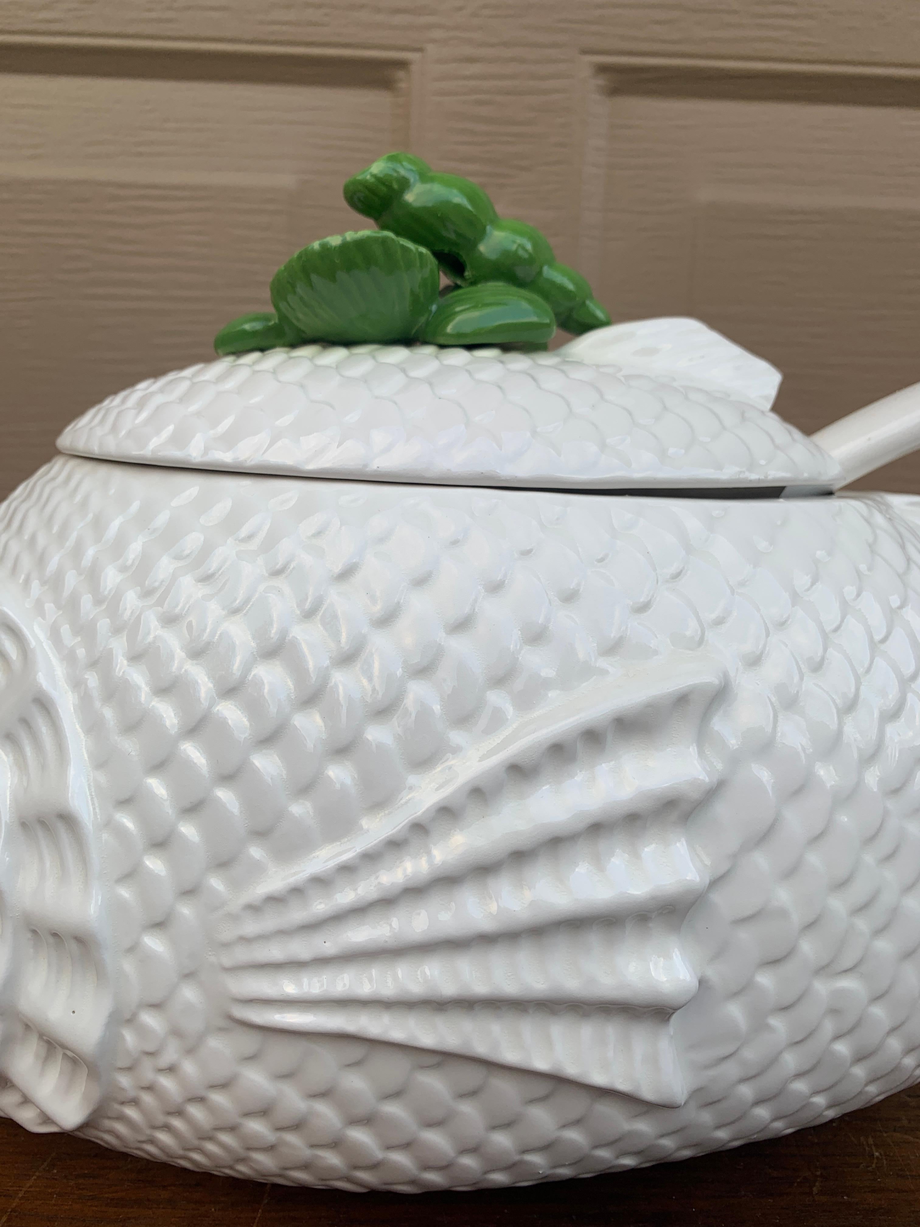Italian Majolica Ceramic Trompe l'Oeil Fish Covered Tureen For Sale 1