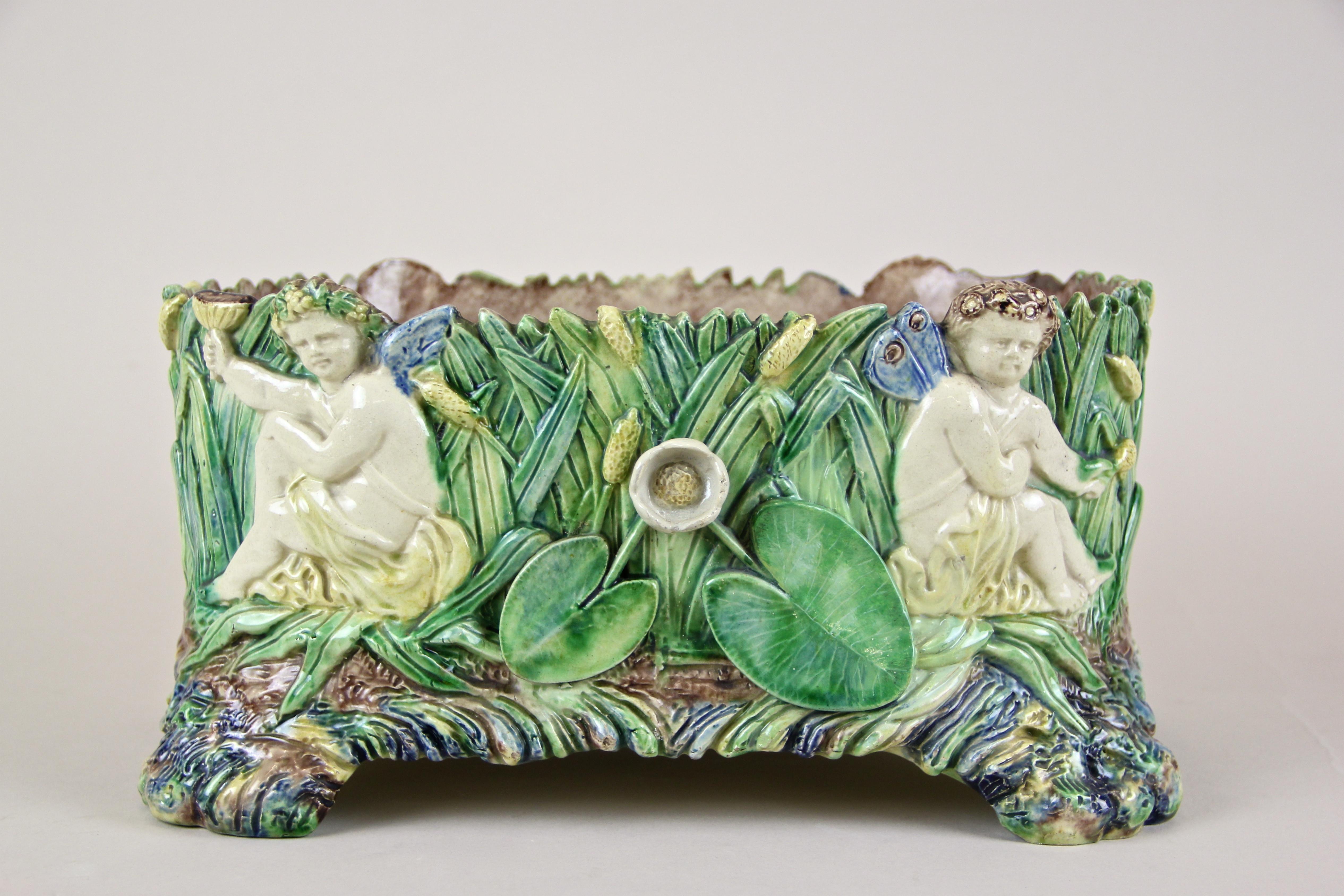 Hand-Painted Italian Majolica Jardinière Early Art Nouveau Period, Italy, circa 1900