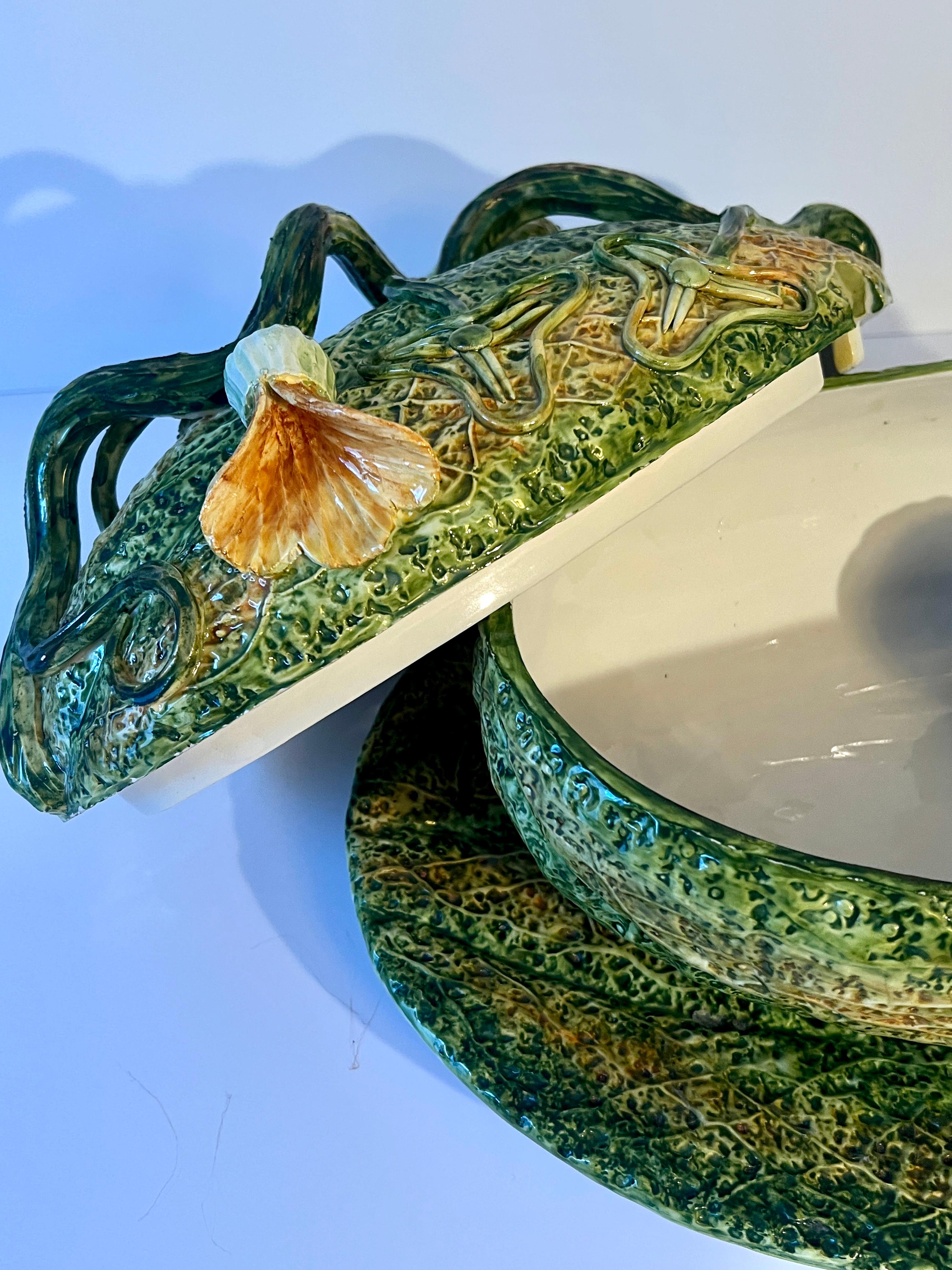 Ceramica Zuppiera in maiolica italiana Meiselman con mestolo e piatto di portata
