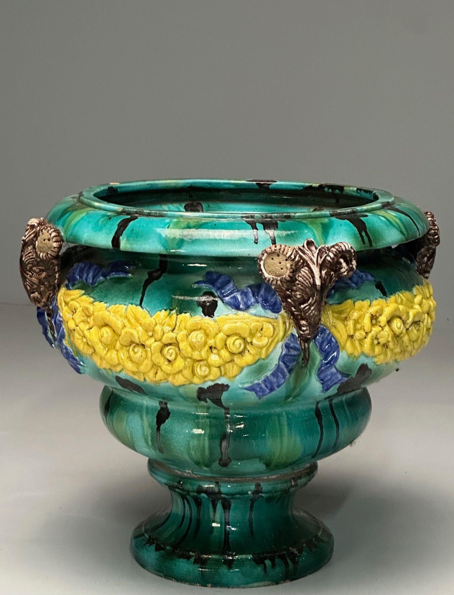 Italian, Majolica, Modern, Palatial Jardinière or Planter, Outdoor, Italy, 1930 In Good Condition For Sale In Manhasset, NY