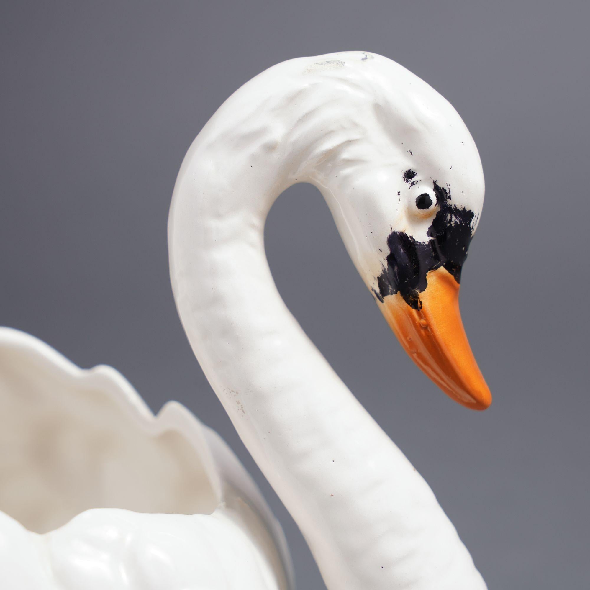 Italian Majolica swan jardiniere, c. 1900-20 6