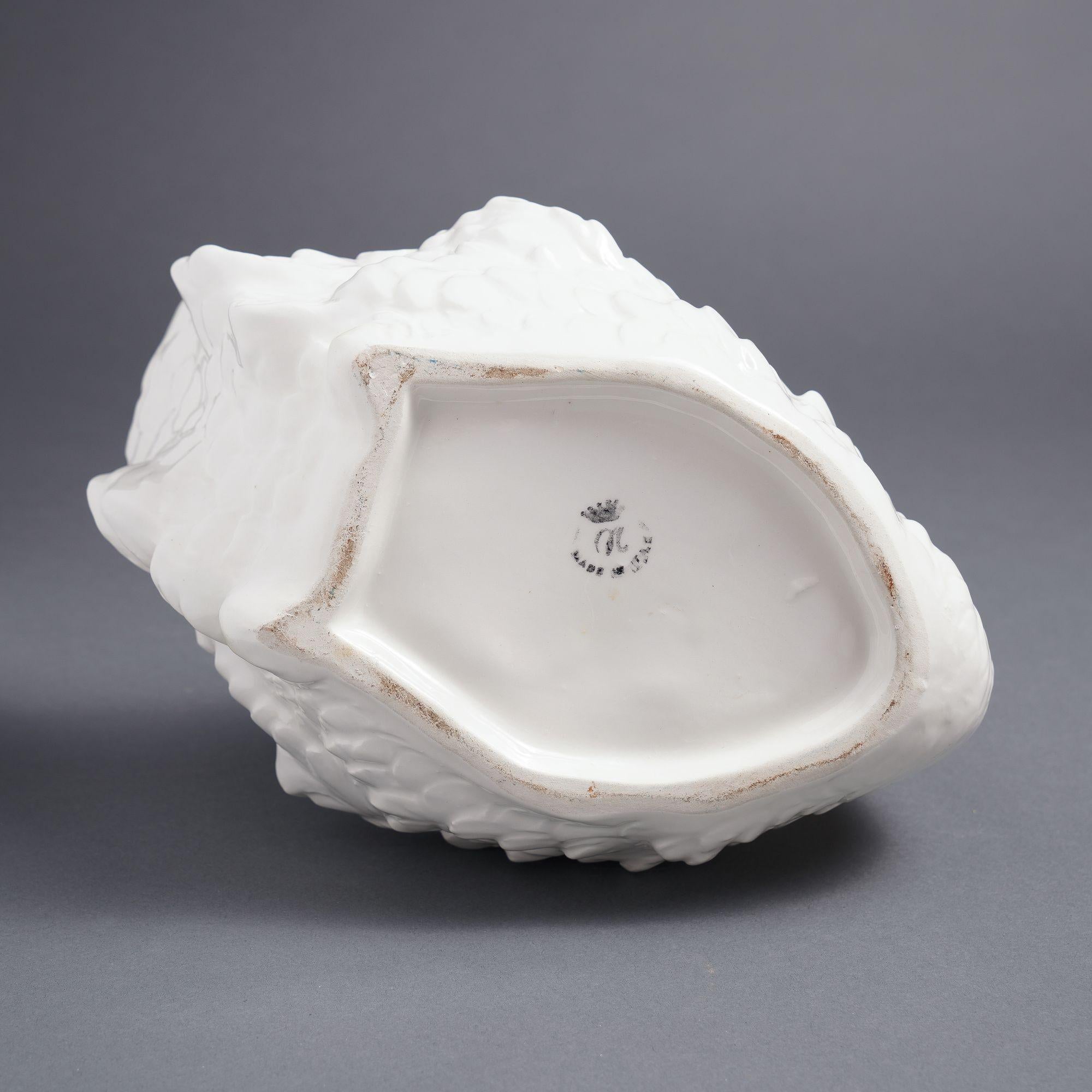Italian Majolica swan jardiniere, c. 1900-20 8