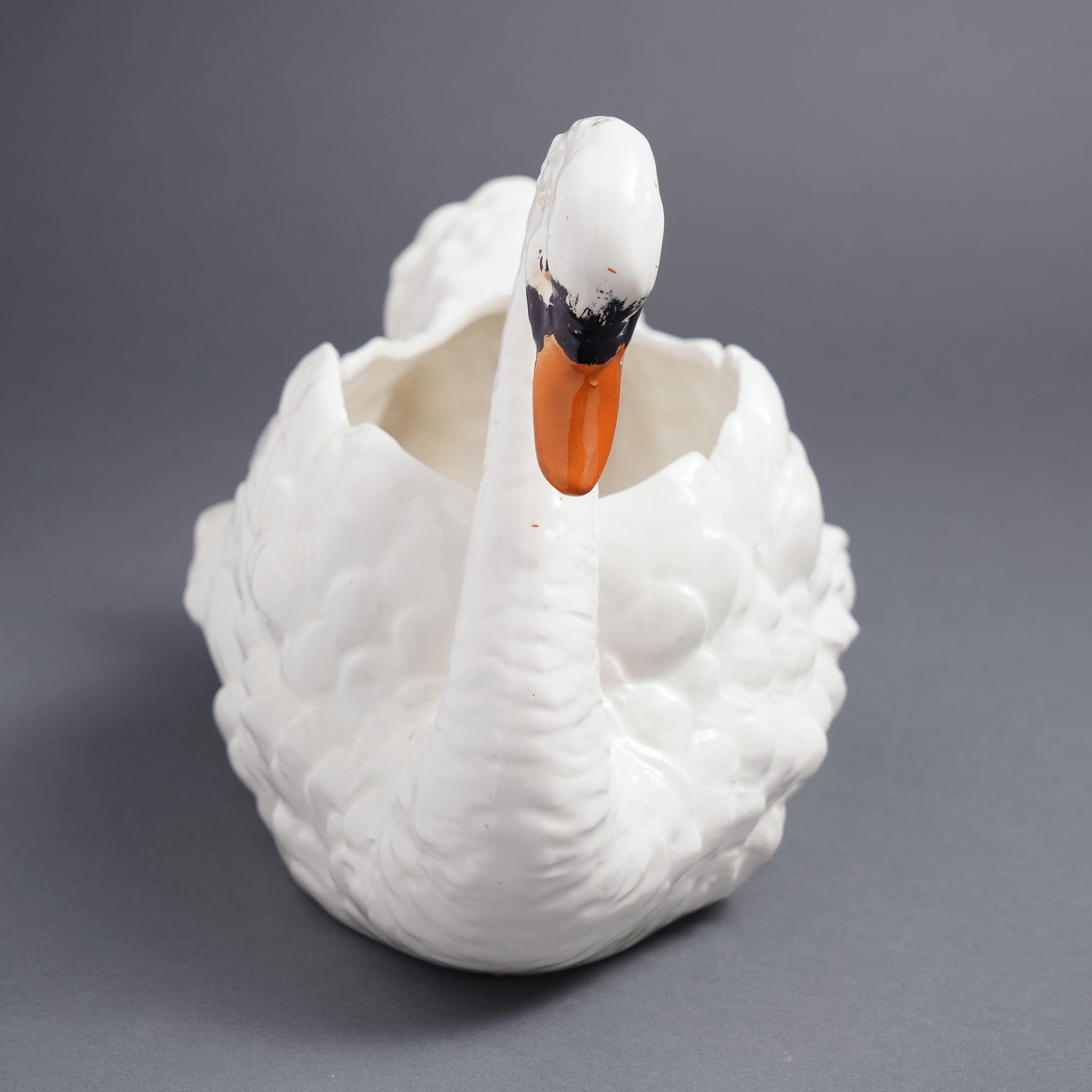 Italian Majolica swan jardiniere, c. 1900-20 3