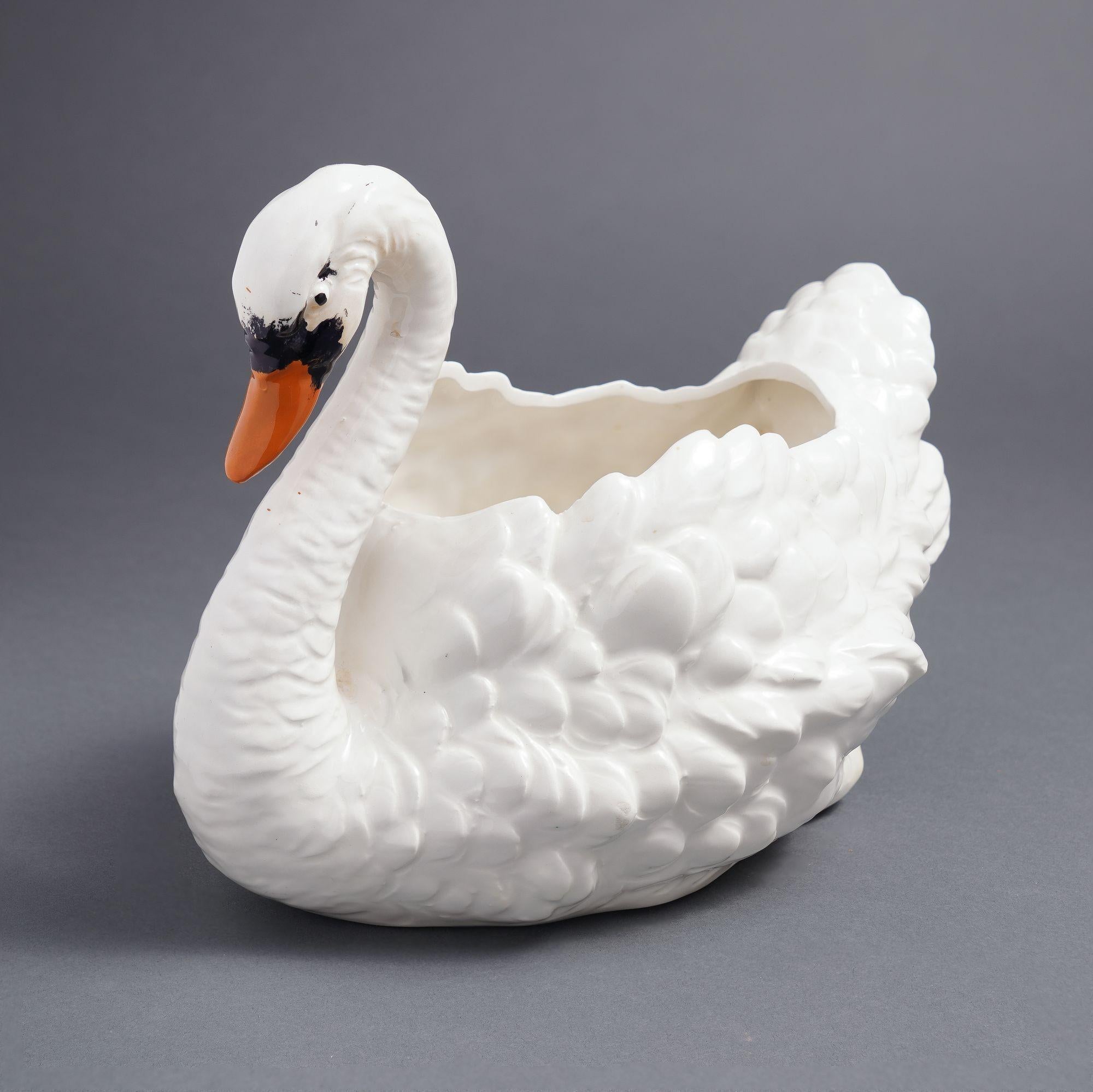 Italian Majolica swan jardiniere, c. 1900-20 4