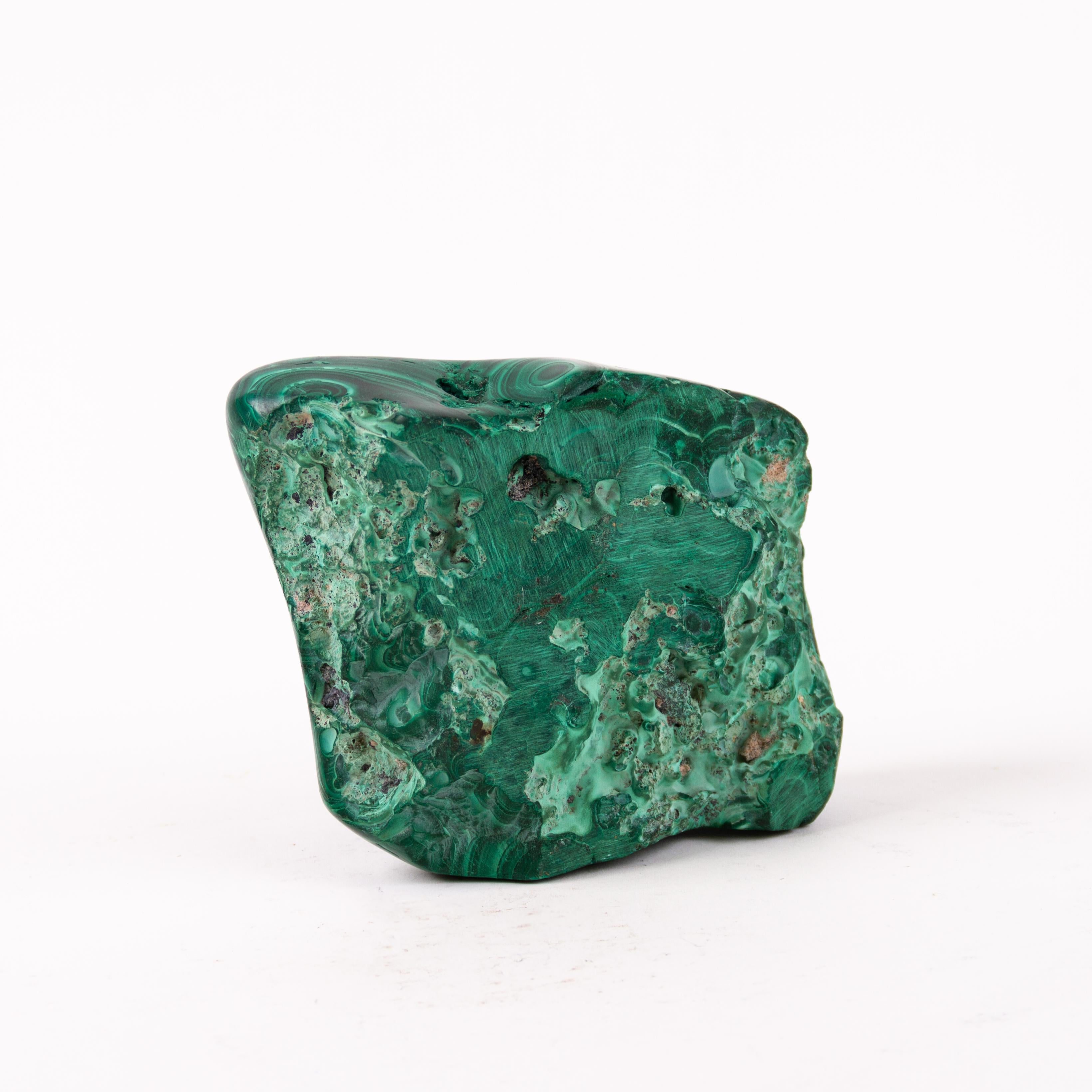 20ième siècle Spécimen de géode de malachite italienne Cendrier ou Vide Poche du milieu du siècle dernier