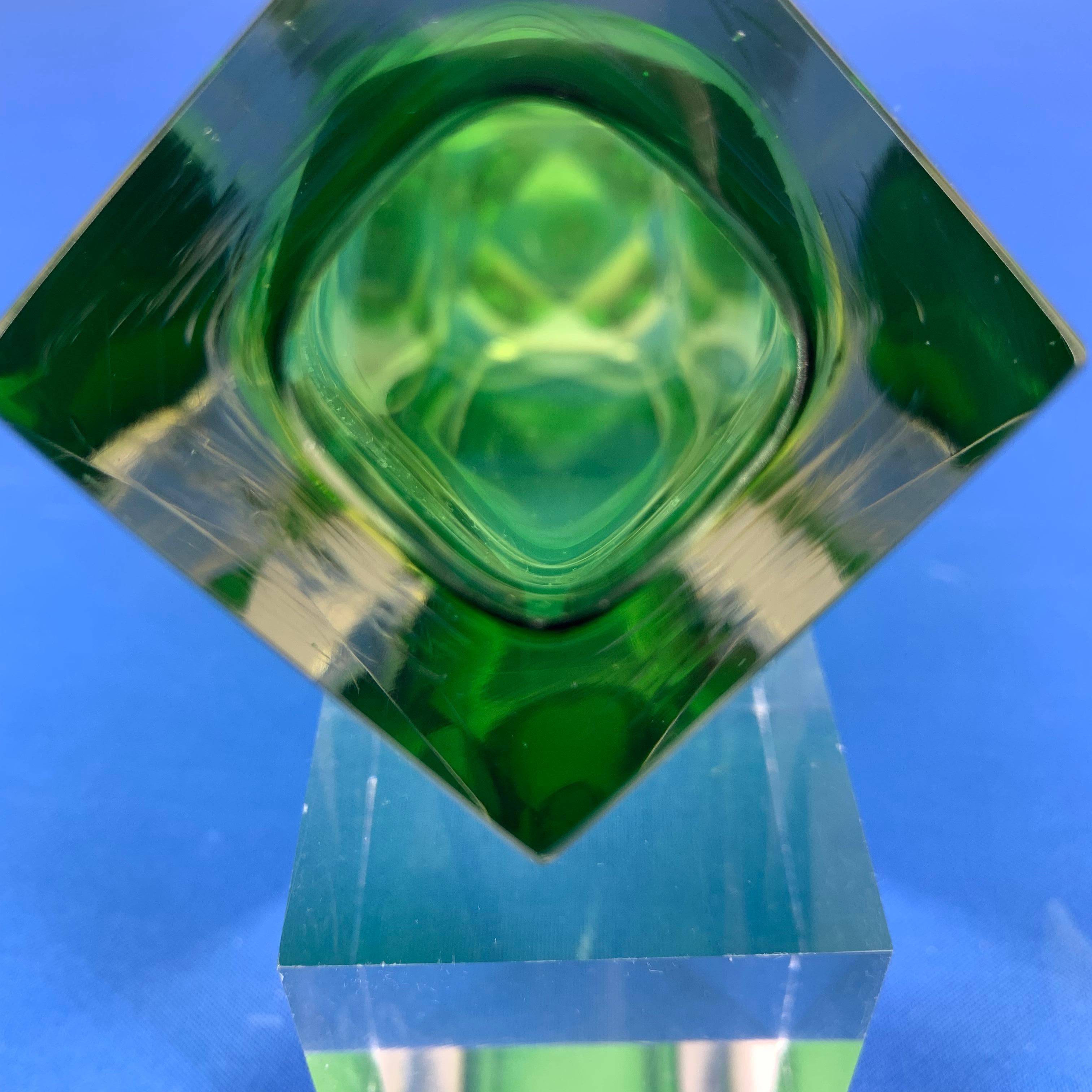 Italian Mandruzzato Faceted Murano Glass Emerald Green Sommerso Vase 3