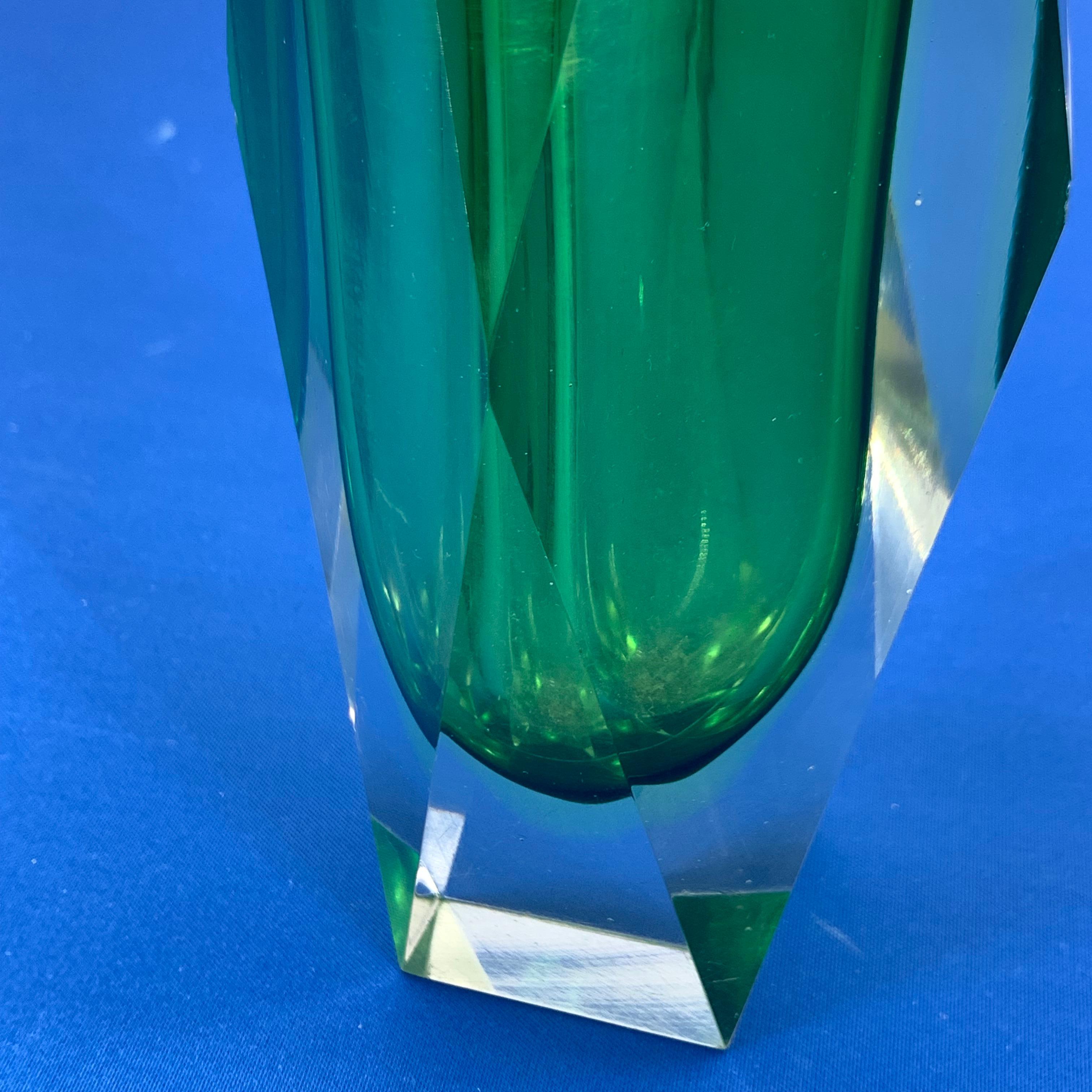 Italian Mandruzzato Faceted Murano Glass Emerald Green Sommerso Vase 8