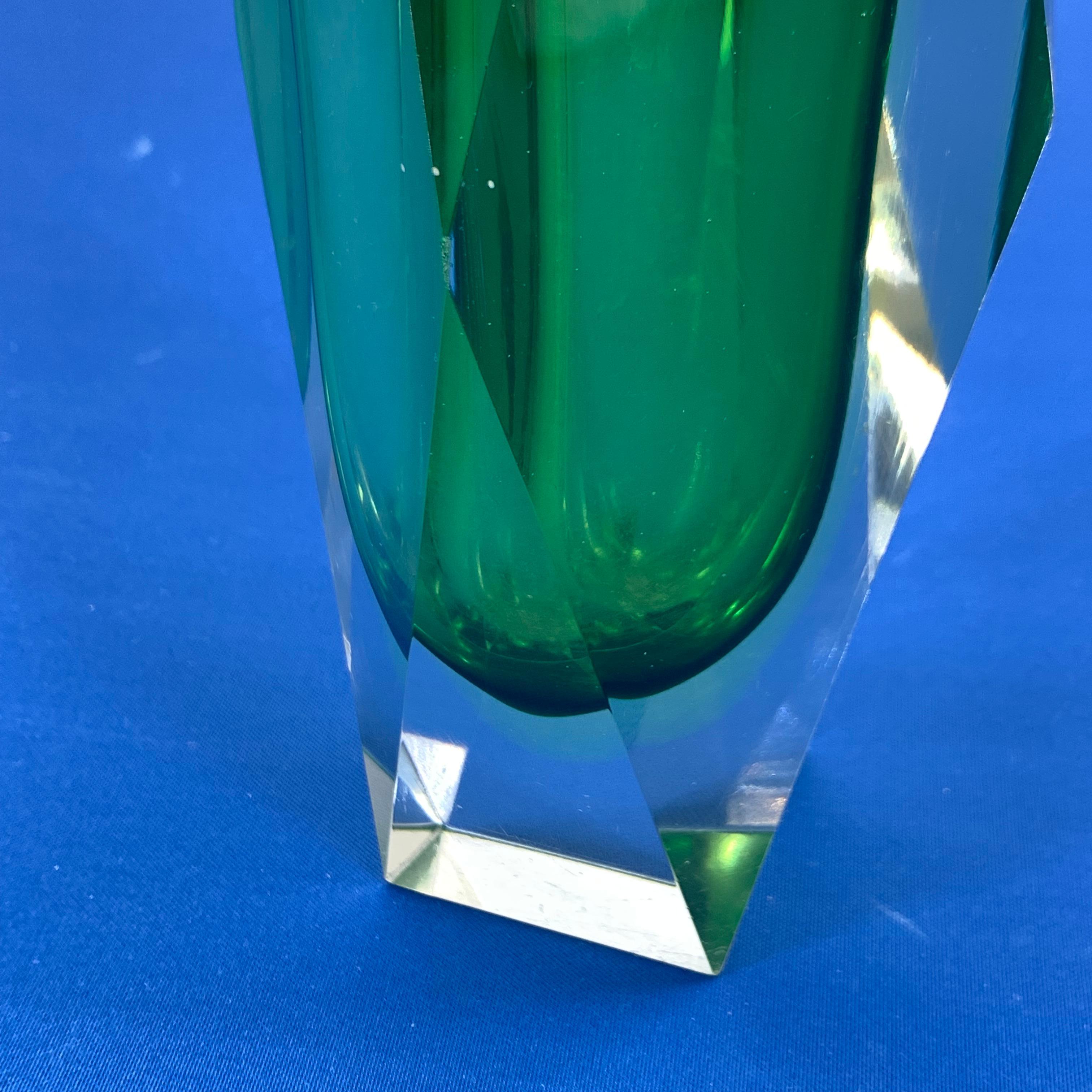 Italian Mandruzzato Faceted Murano Glass Emerald Green Sommerso Vase 10