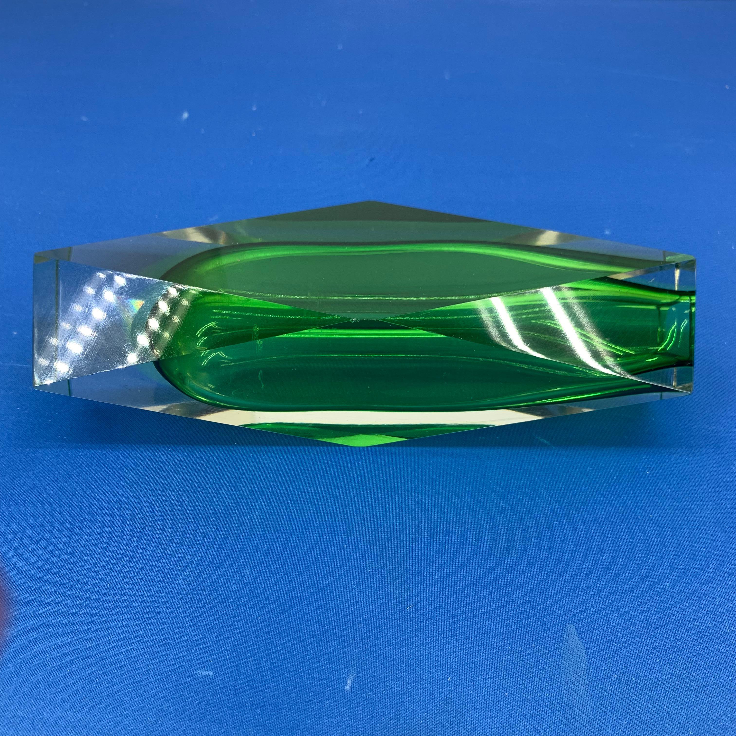 Italian Mandruzzato Faceted Murano Glass Emerald Green Sommerso Vase 12