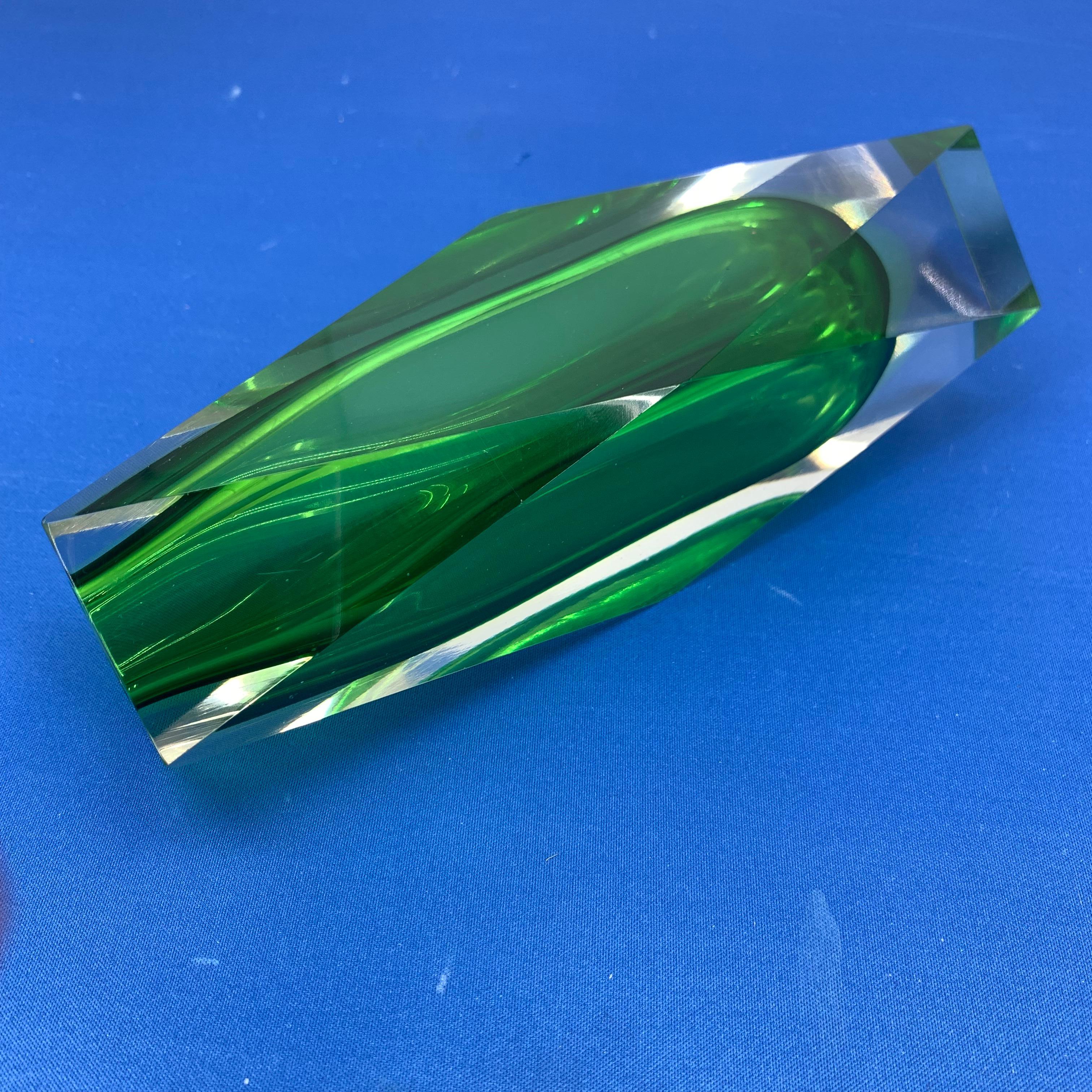 Italian Mandruzzato Faceted Murano Glass Emerald Green Sommerso Vase 13