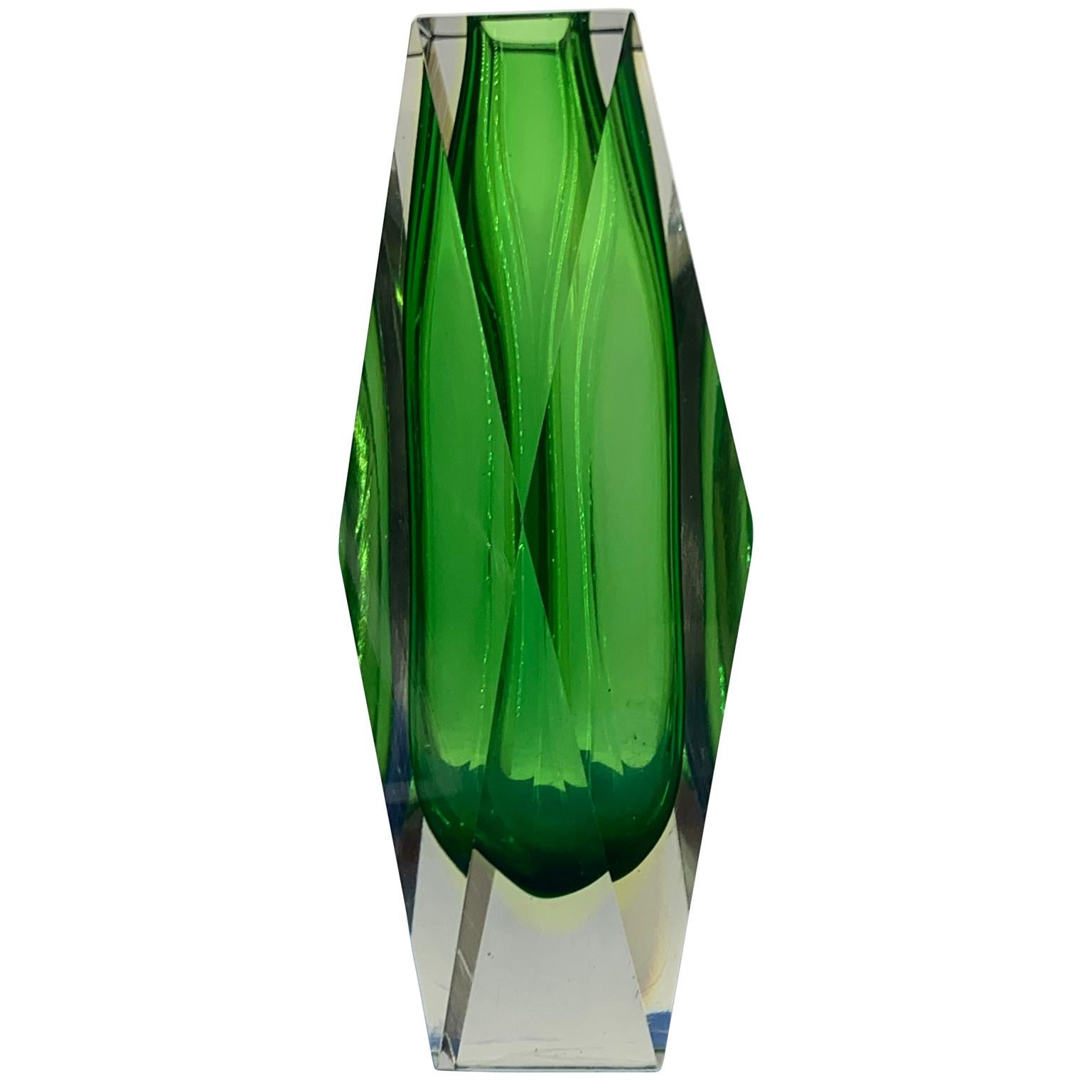 Hand-Crafted Italian Mandruzzato Faceted Murano Glass Emerald Green Sommerso Vase