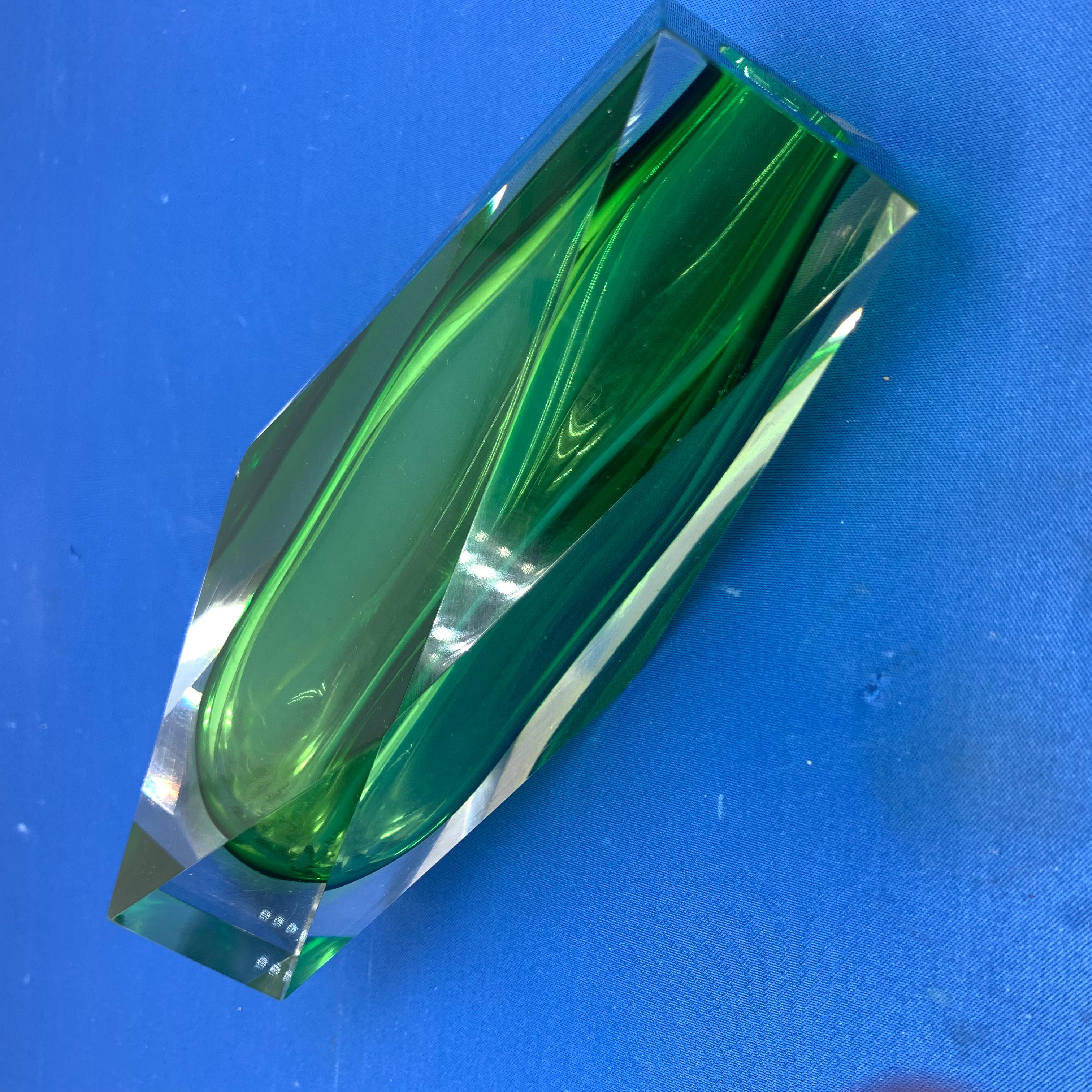 Italian Mandruzzato Faceted Murano Glass Emerald Green Sommerso Vase In Good Condition In Haddonfield, NJ
