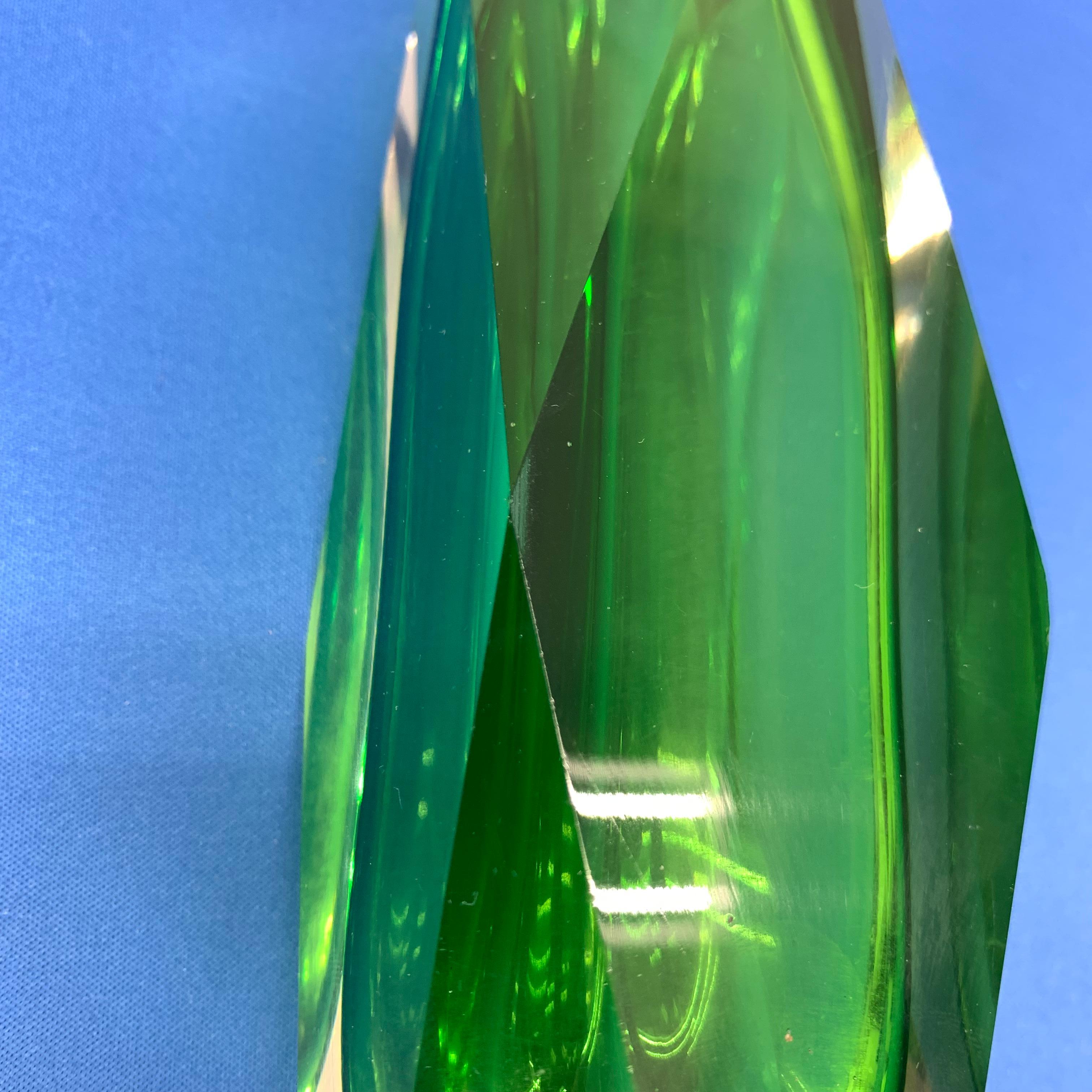 Italian Mandruzzato Faceted Murano Glass Emerald Green Sommerso Vase 2