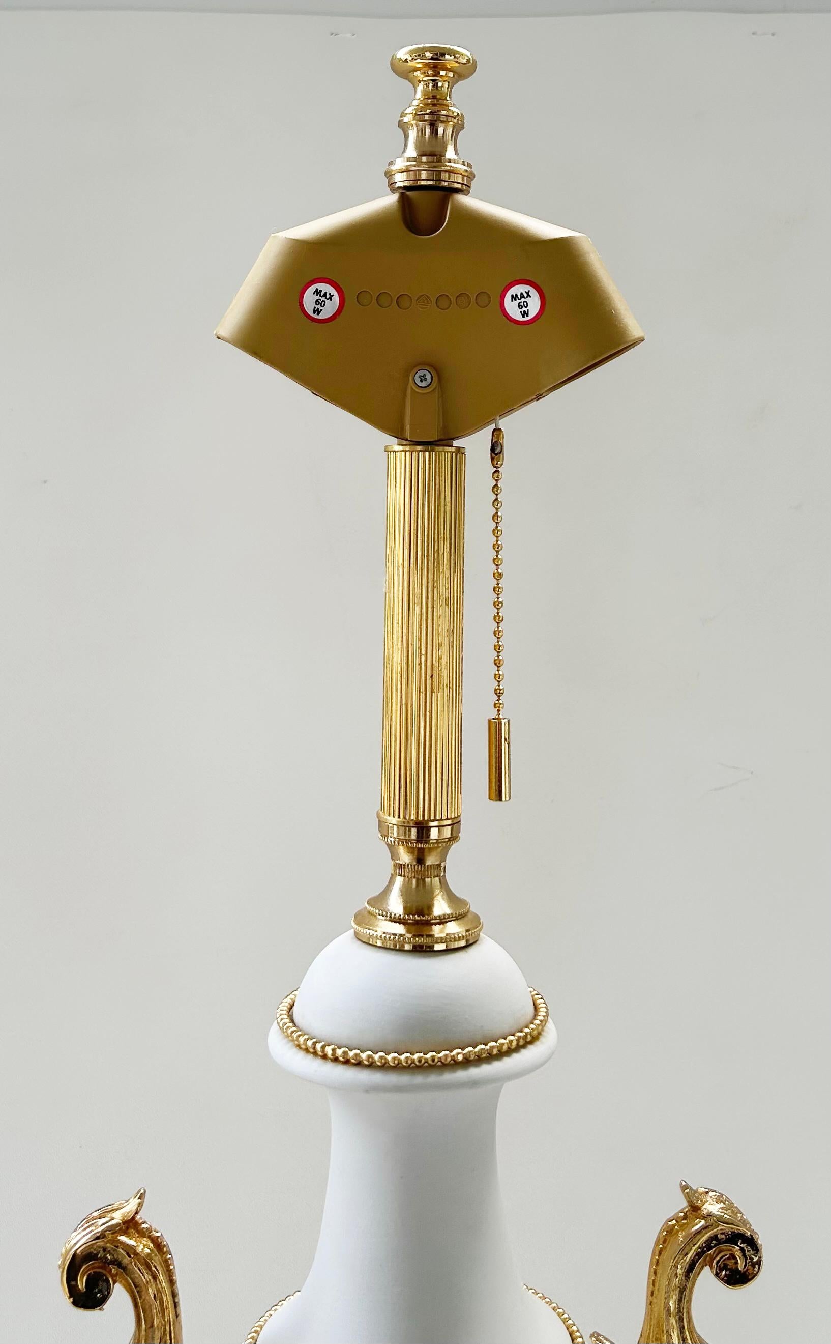 Italienische Mangani Firenze-Tischlampe aus Biskuitporzellan mit 24K  Vergoldete Bronzefassungen im Angebot 8