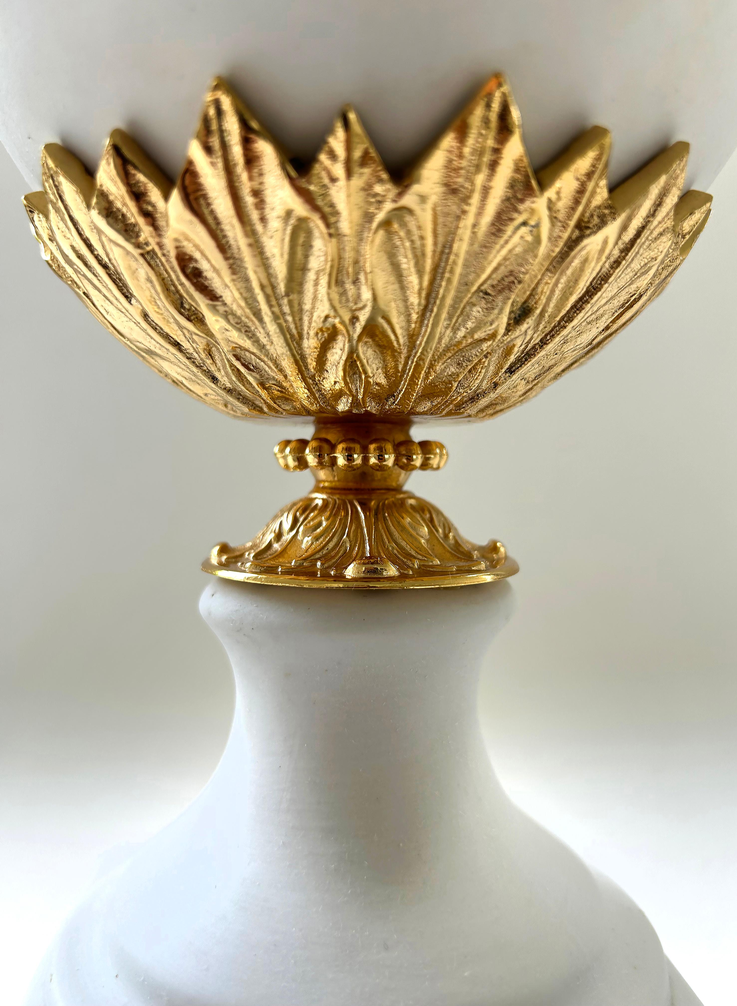 Italienische Mangani Firenze-Tischlampe aus Biskuitporzellan mit 24K  Vergoldete Bronzefassungen im Angebot 2