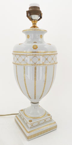 Lampe à poser Mangani Firenze en porcelaine dorée avec urne