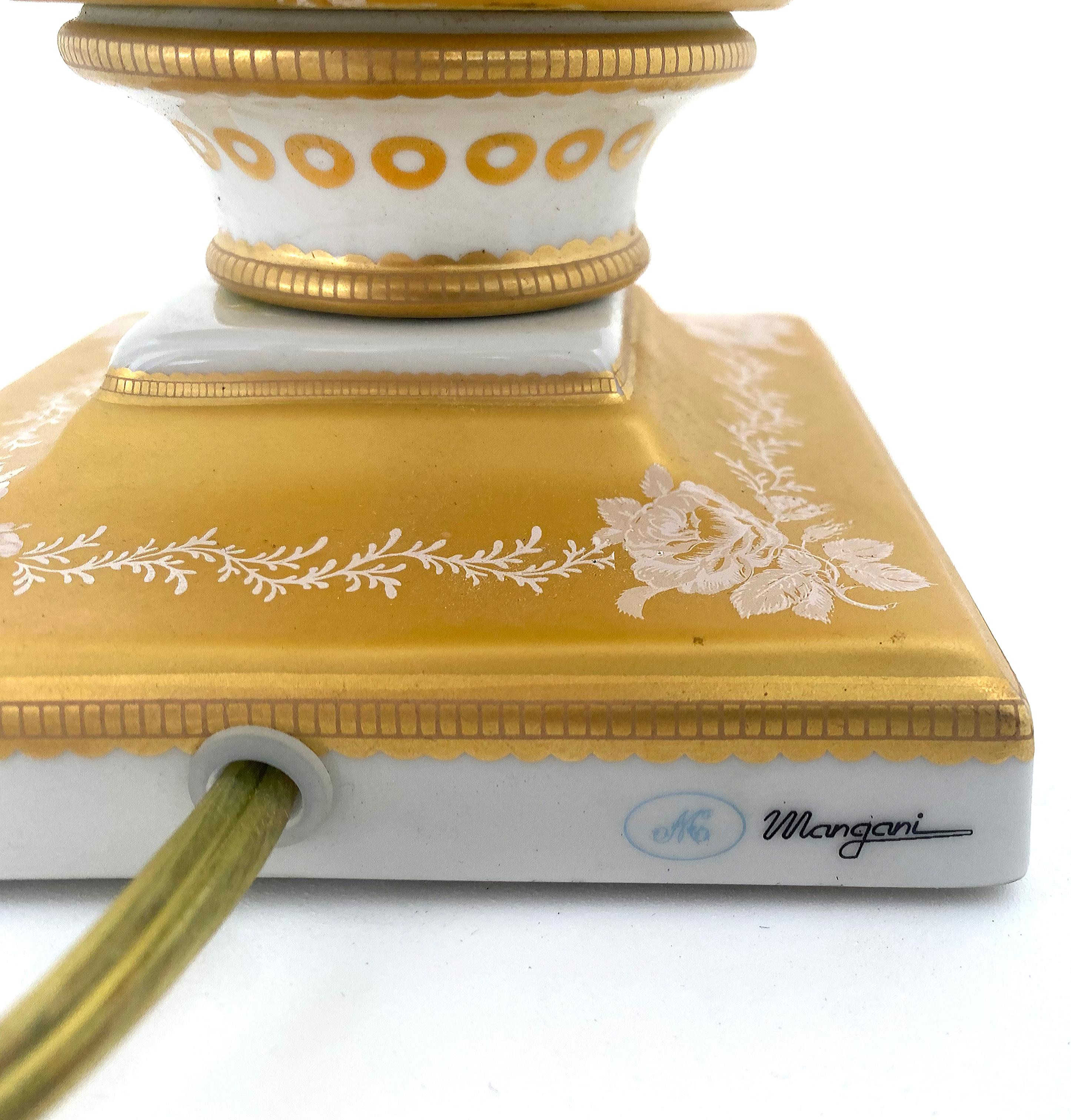 Brass Italian Mangani Firenze Porcelain Table Lamp with Gilt Floral Decoration For Sale