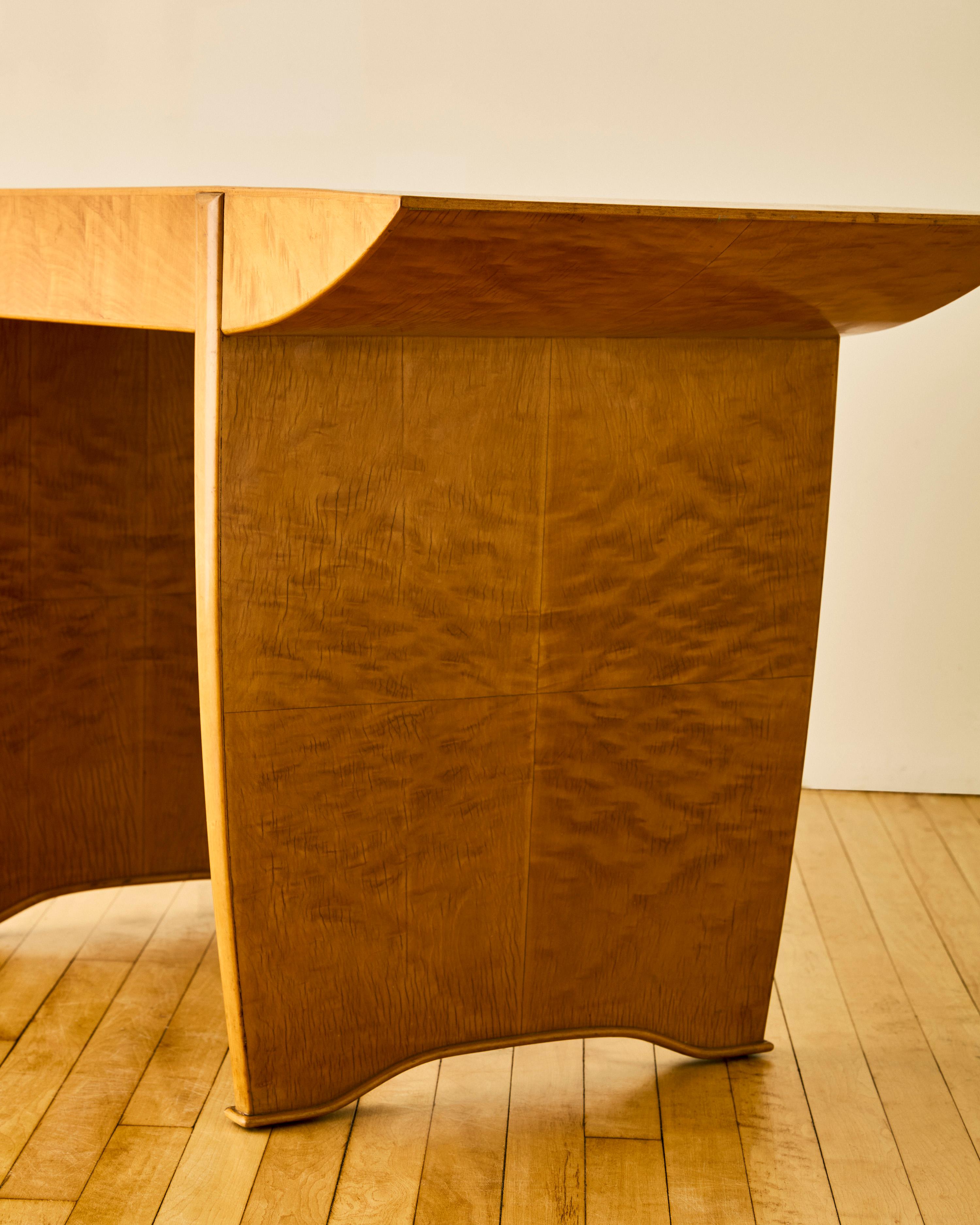Italian Maple and Brass Console c. 1955 For Sale 3